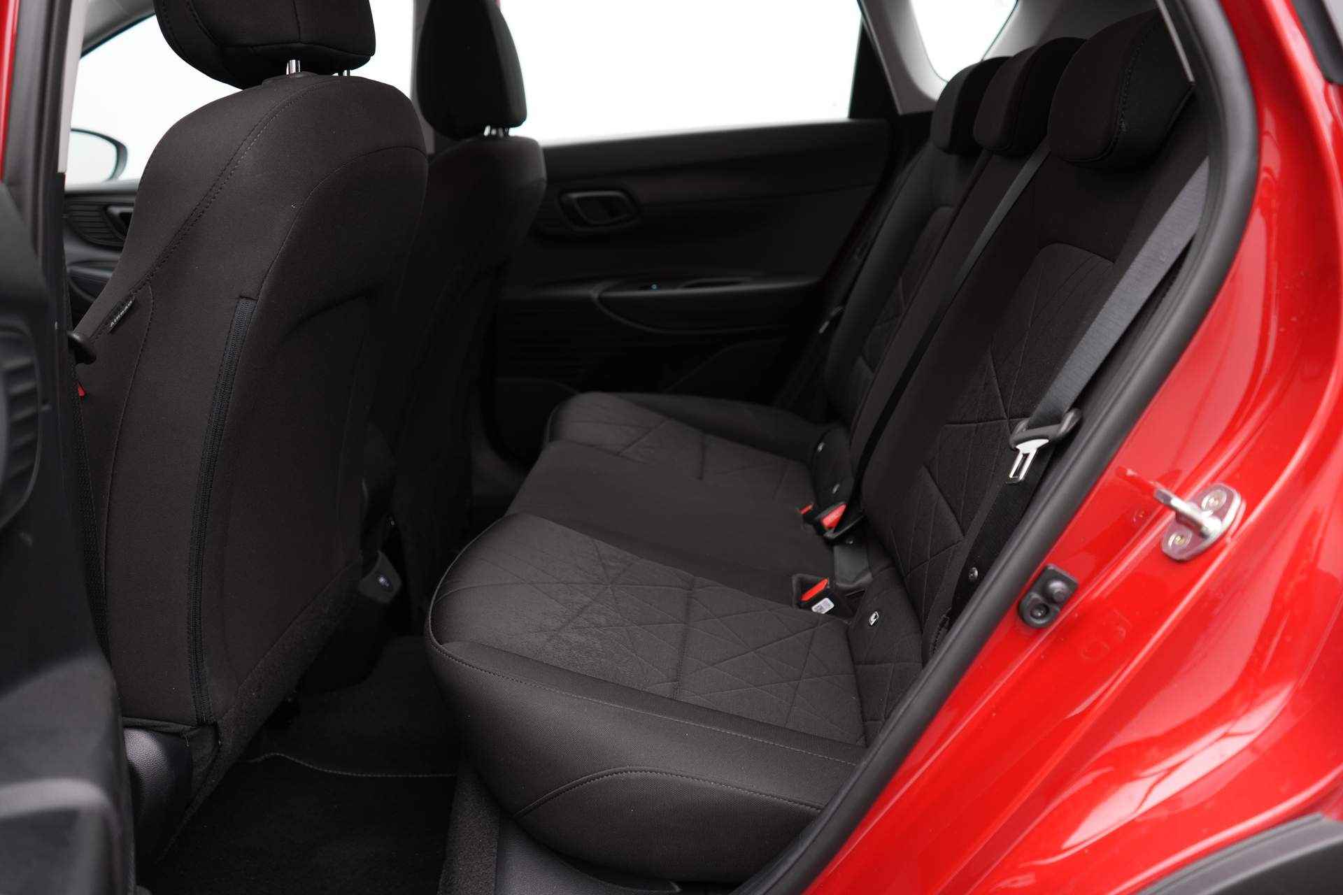 Hyundai Bayon 1.0 T-GDI Comfort met Apple Carplay Navigatie, Airconditioning en Cruise Control Rijklaarprijs! - 15/32