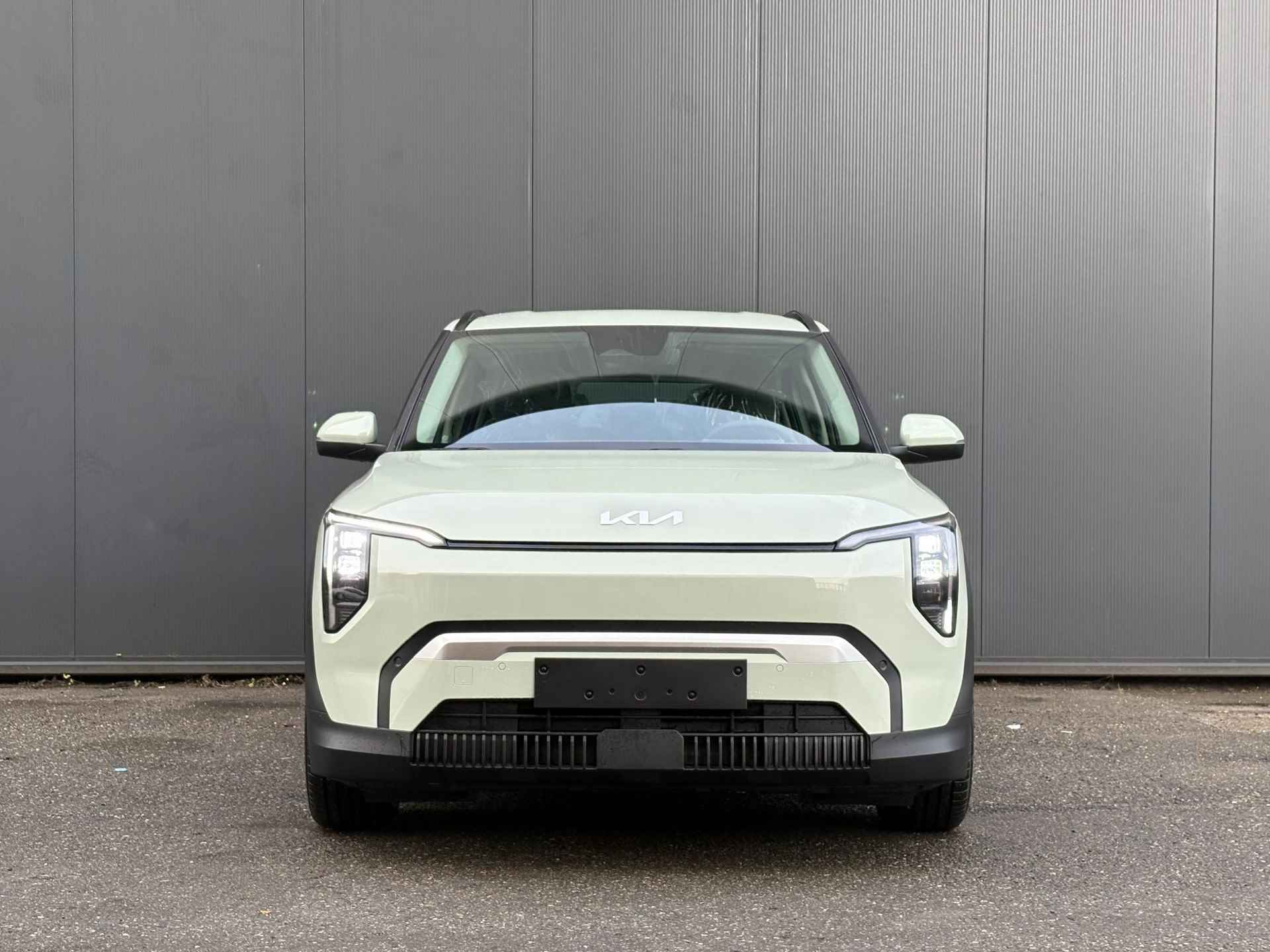 Kia EV3 Plus 81.4 kWh AVENTURINE GREEN | STOEL EN STUUR VERWARMING | DIGITAL KEY 2.0 | V2L | PRIVACY GLASS | DODEHOEKASSISTENTIE - 2/38