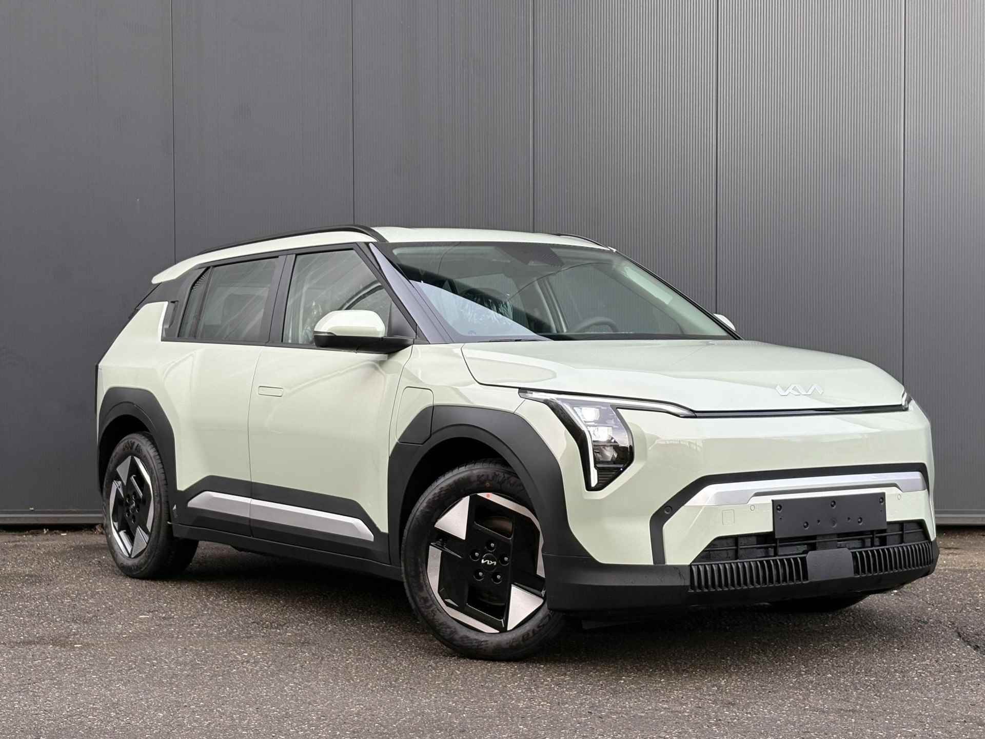 Kia EV3 Plus 81.4 kWh AVENTURINE GREEN | STOEL EN STUUR VERWARMING | DIGITAL KEY 2.0 | V2L | PRIVACY GLASS | DODEHOEKASSISTENTIE - 3/38