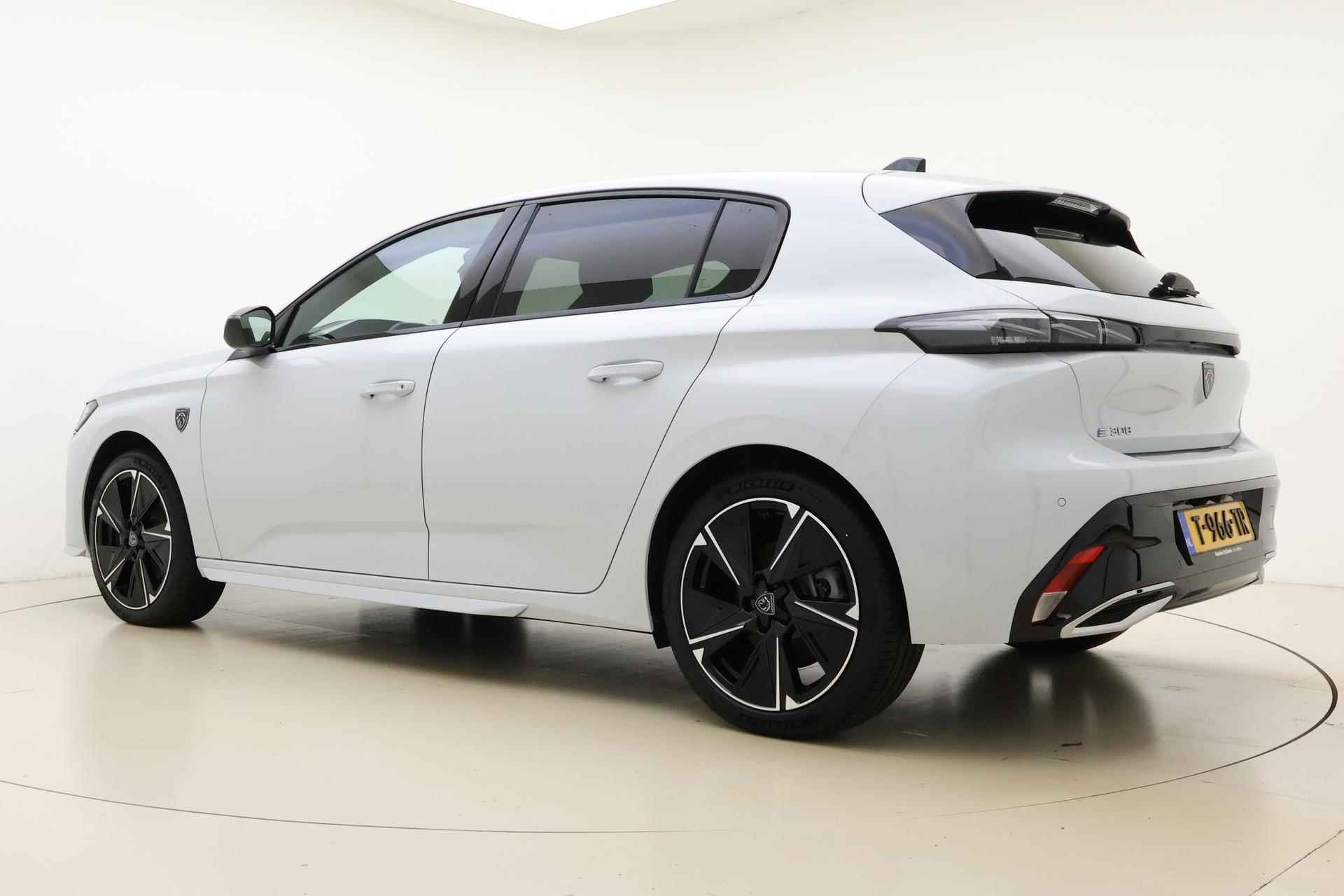 Peugeot e-308 EV GT First Edition 54 kWh  | 100% Elektrisch | 416km WLTP | Stoel & Stuurverwarming Voor | Achteruit Rijcamera | Draadloze Apple Carplay & Android Auto | 3-Fase | Parkeersensor | Climate Control | Adaptive Cruise Control | - 14/34