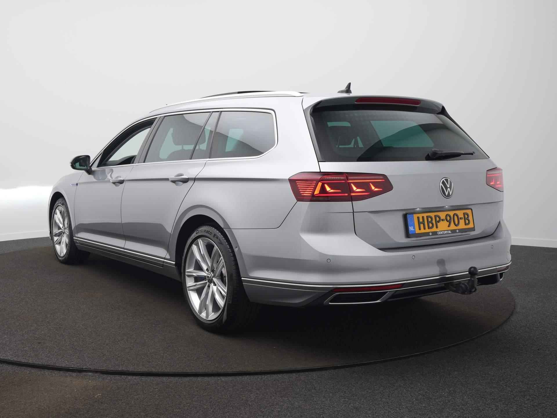 Volkswagen Passat Variant 1.4 TSI PHEV GTE Business Panoramadak / Leer / Trekhaak - 7/71