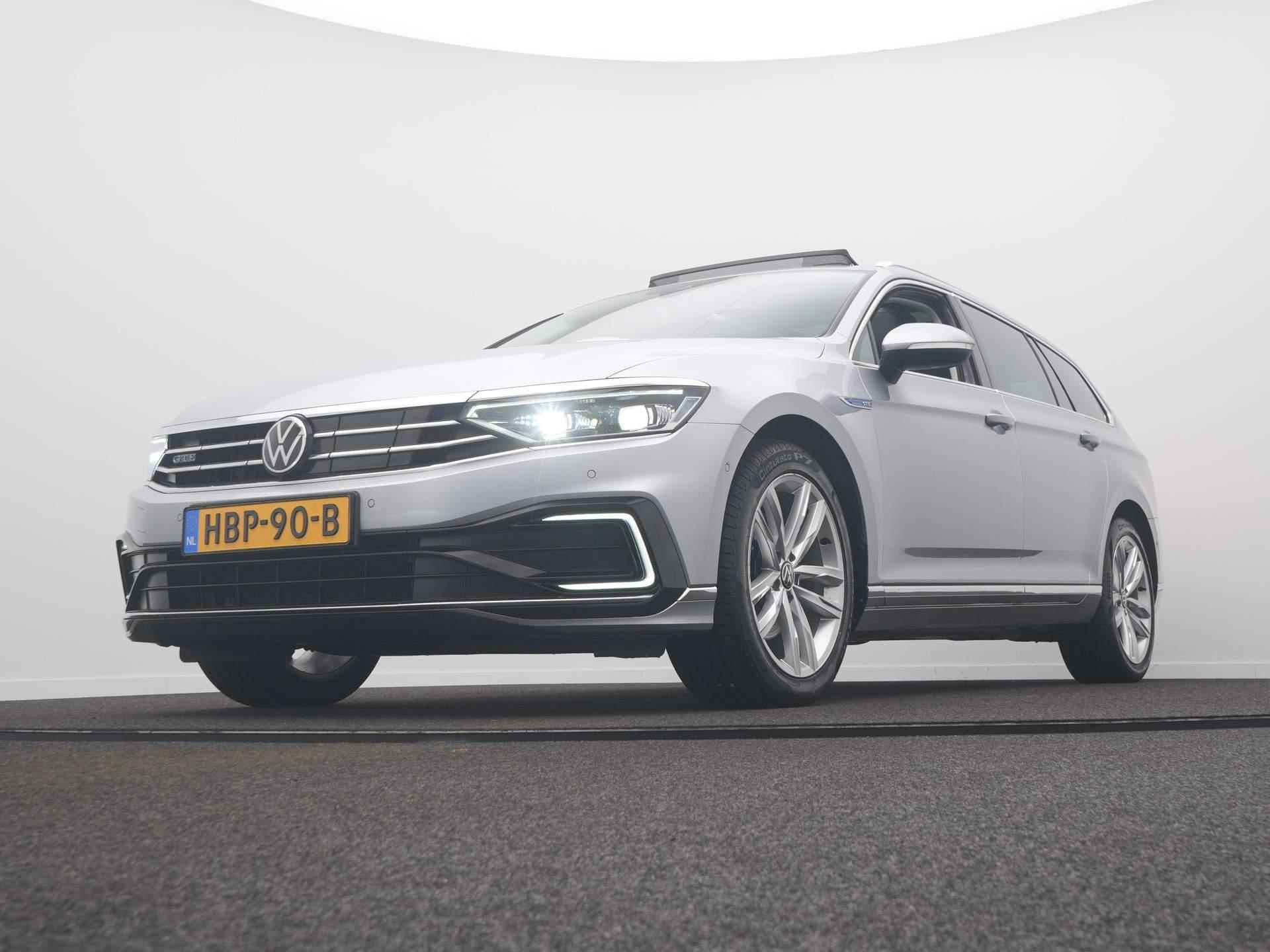 Volkswagen Passat Variant 1.4 TSI PHEV GTE Business Panoramadak / Leer / Trekhaak - 9/71