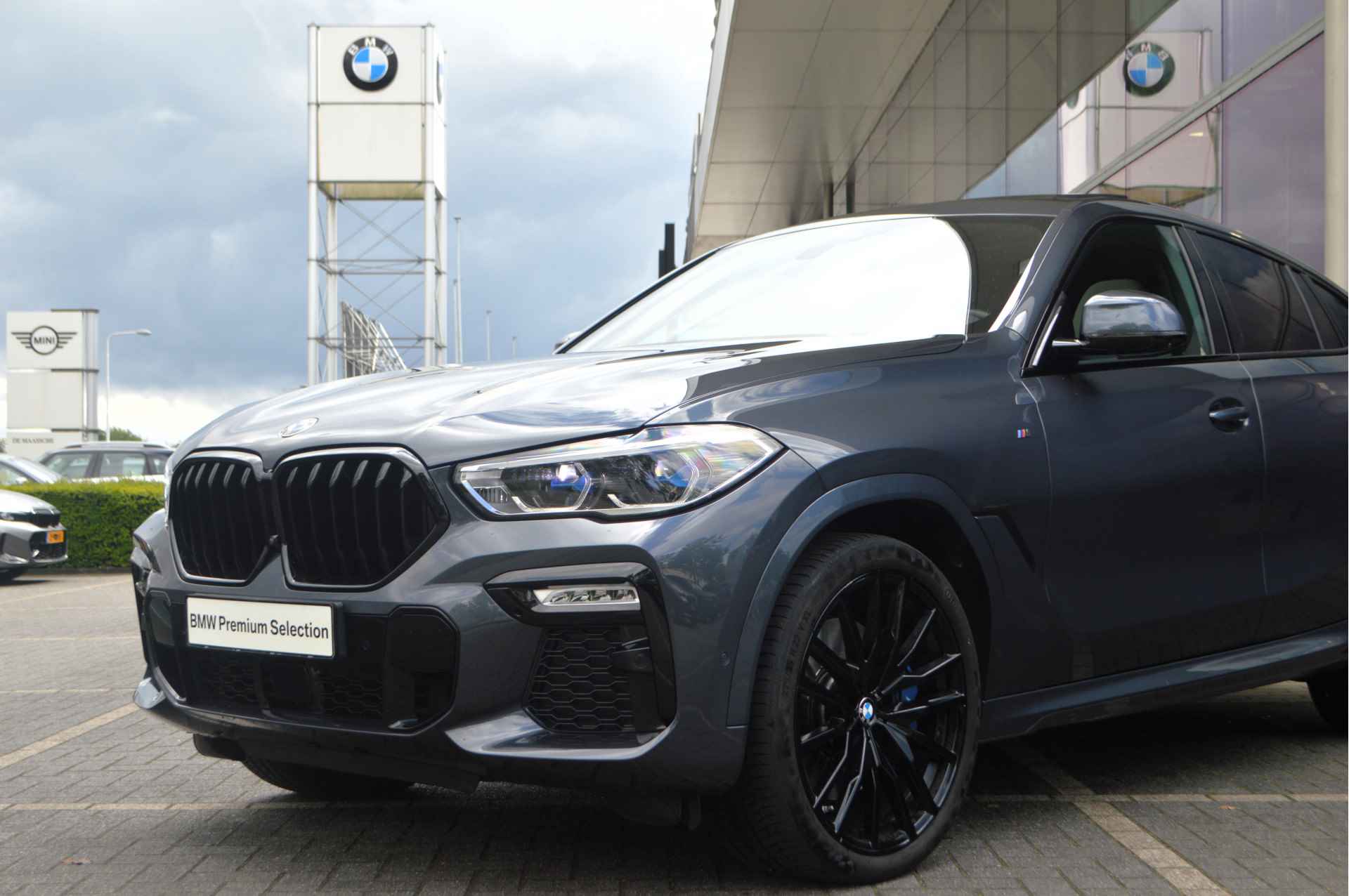 BMW X6 M50i High Executive Automaat / Panoramadak Sky Lounge / Laserlight / Bowers & Wilkins / Parking Assistant Plus / Adaptief M Onderstel / Stoelventilatie - 13/37