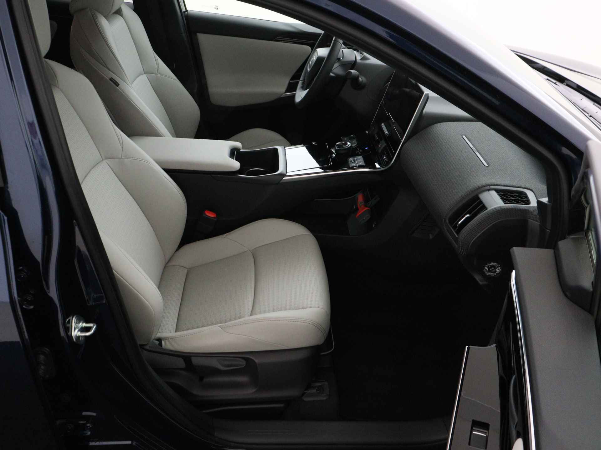 Toyota Bz4x Premium 4WD 71 kWh 3 Fase | JBL | 360 camera Systeem | Dodehoekdetectie | Stoelverwarming/koeling + stuurverwarming | voorruit verwarming - 23/60