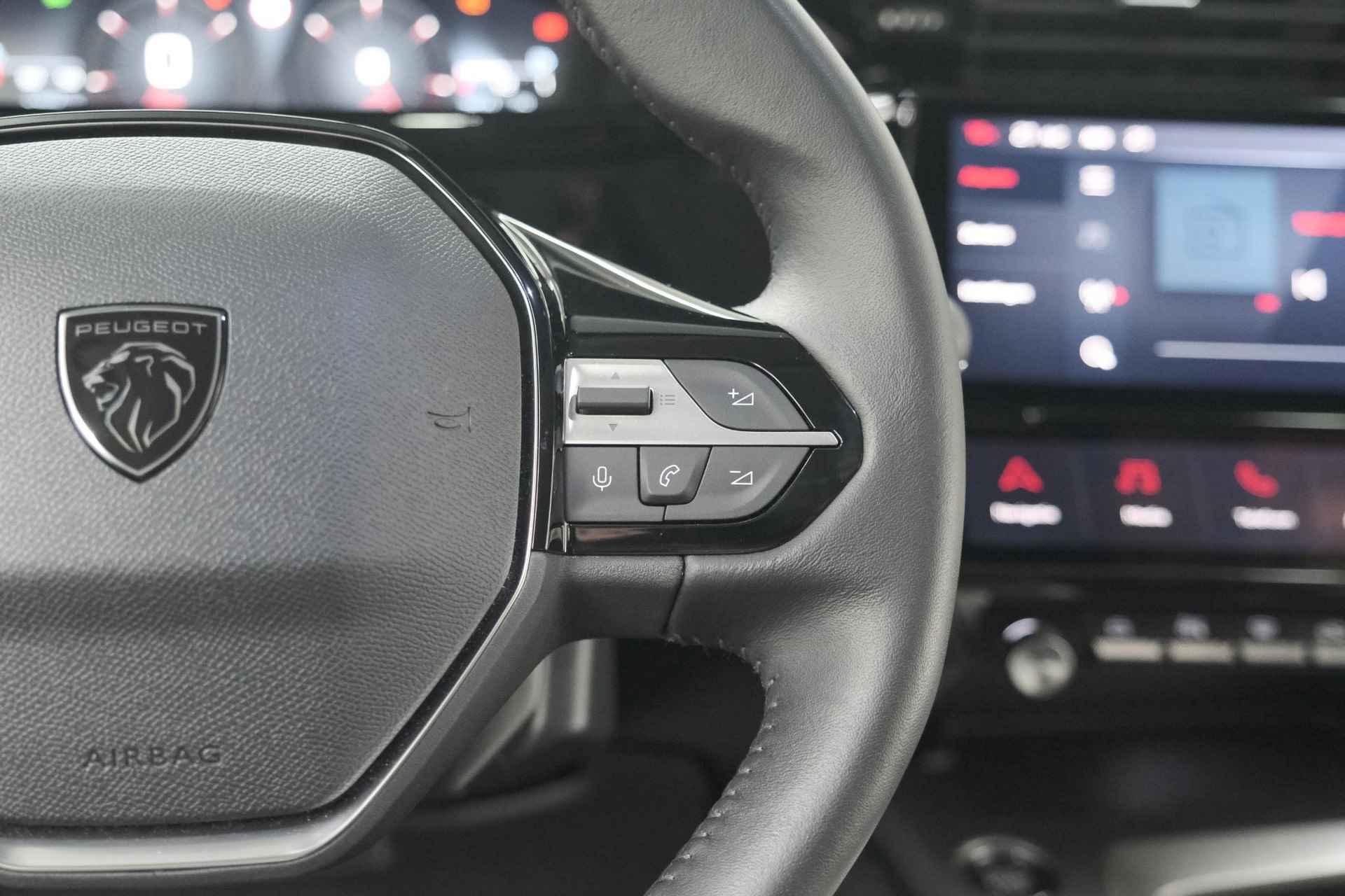 Peugeot 308 PureTech 130 Allure | Camera | Navigatie | Parkeersensoren | Apple Carplay - 32/75