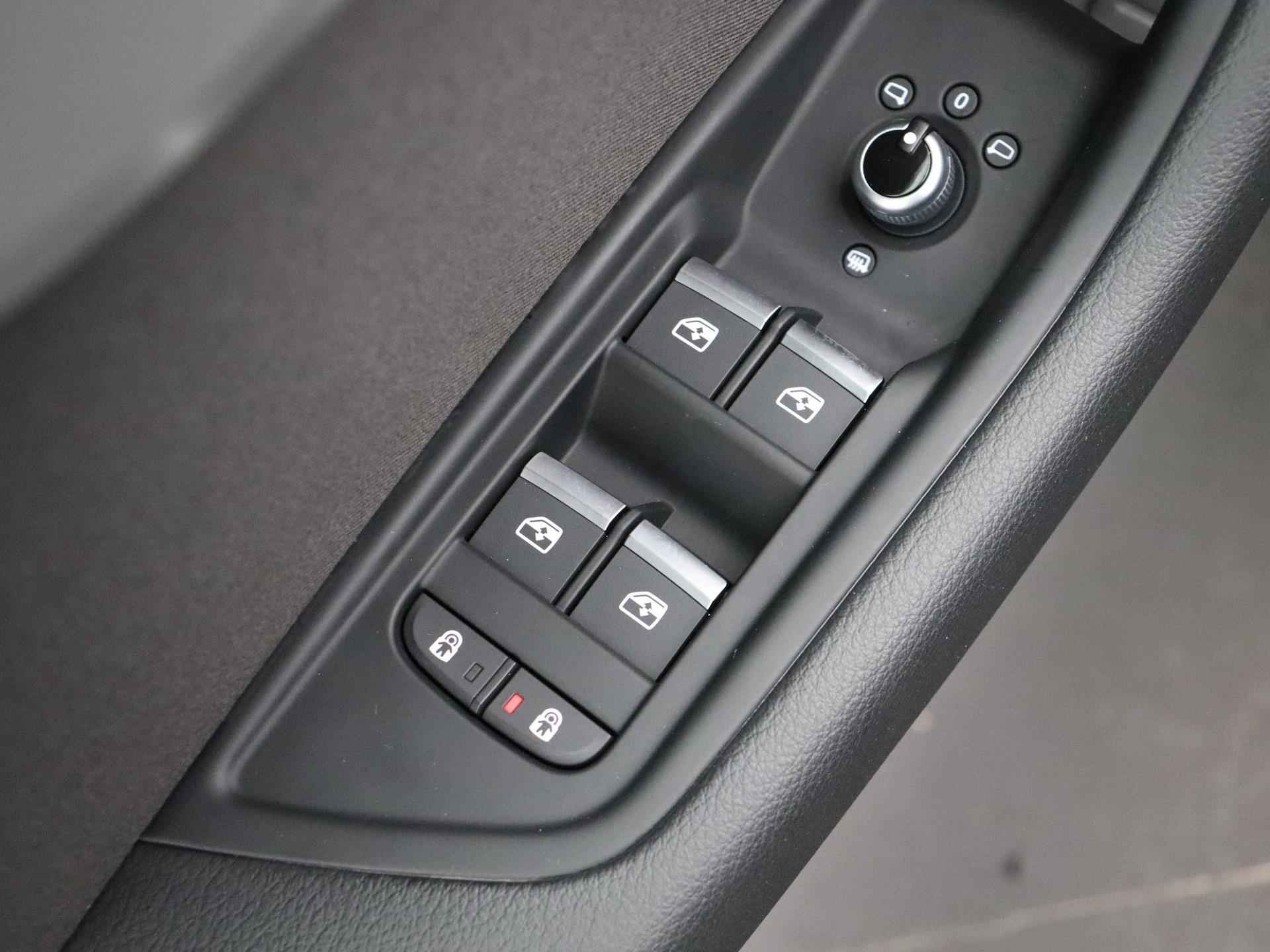 Audi A4 Limousine 35 TFSI Advanced Edition | Navigatie | Stoelverwarming | LED | Carplay | Cruise Control | Climate Control - 12/36