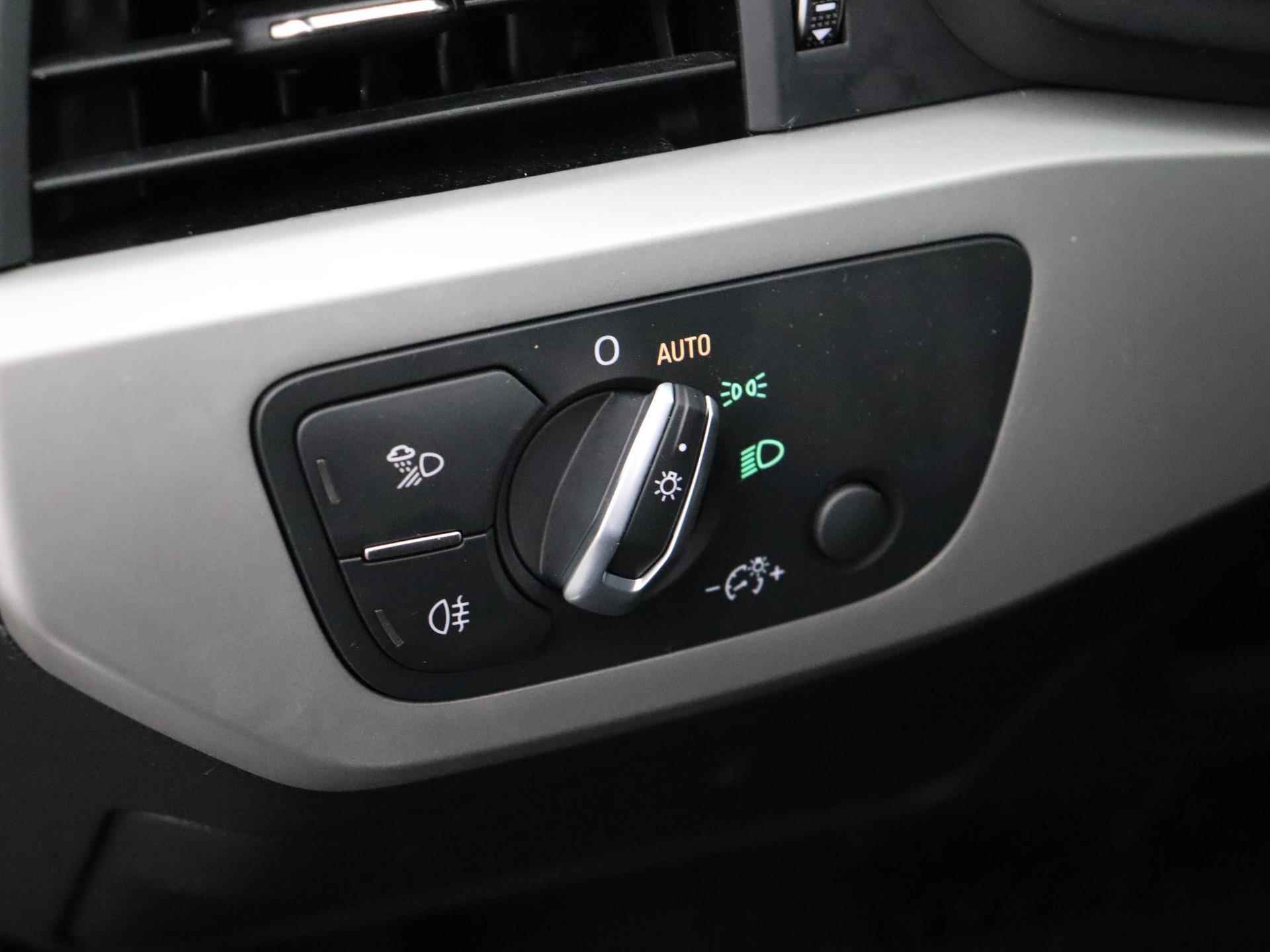 Audi A4 Limousine 35 TFSI Advanced Edition | Navigatie | Stoelverwarming | LED | Carplay | Cruise Control | Climate Control - 13/36