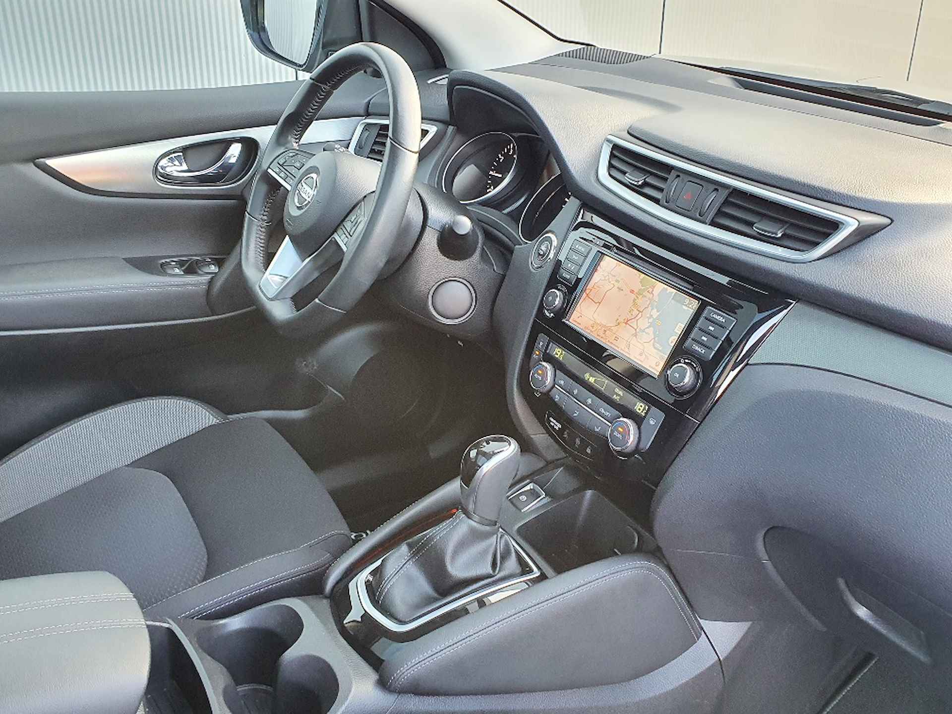 Nissan QASHQAI 1.3 DIG-T N-Connecta Automaat Navigatie, Panoramadak, Climate Control, Cruise Control, 18"Lm, 360 Camera - 5/29