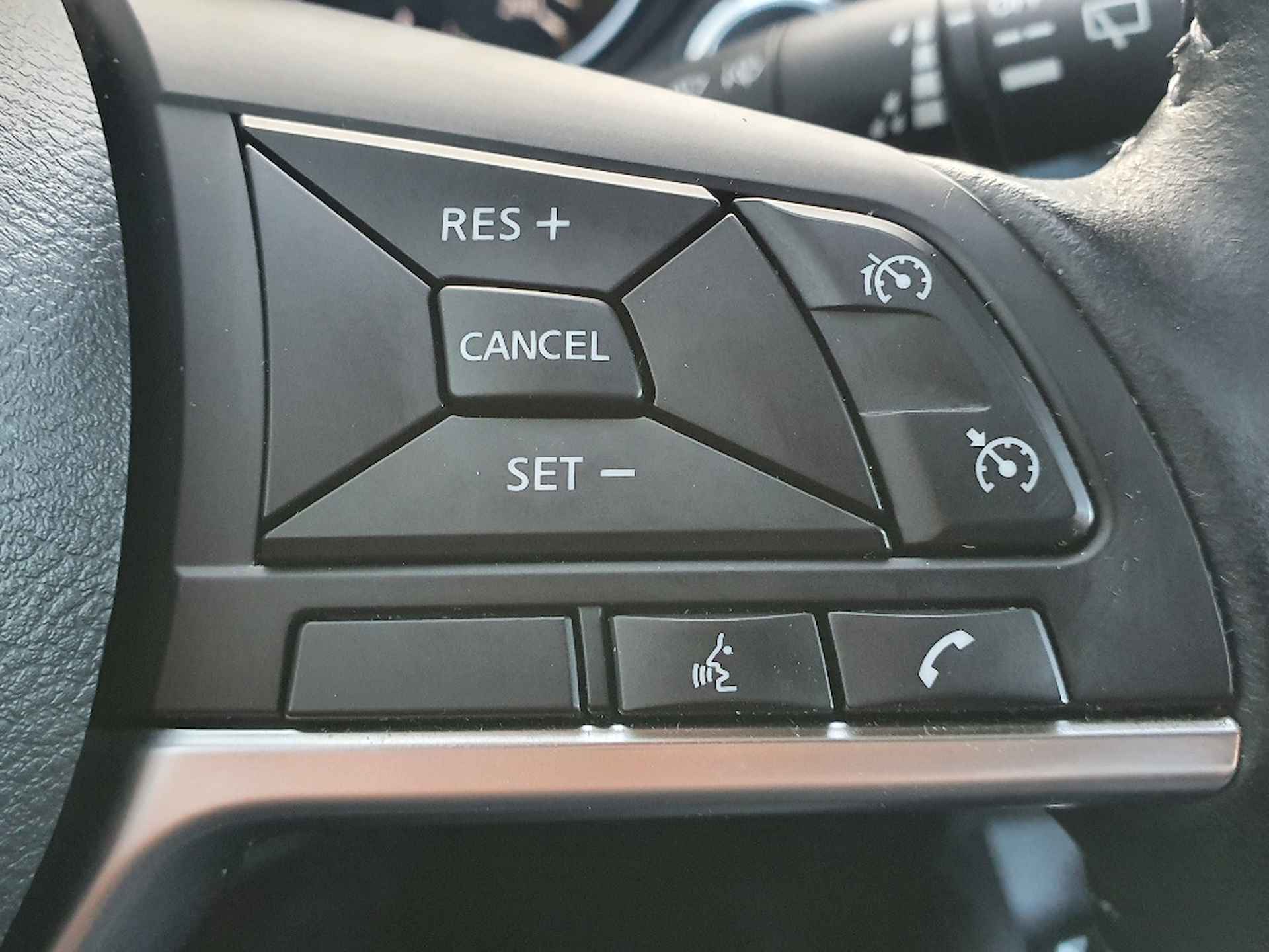 Nissan QASHQAI 1.3 DIG-T N-Connecta Automaat Navigatie, Panoramadak, Climate Control, Cruise Control, 18"Lm, 360 Camera - 20/29