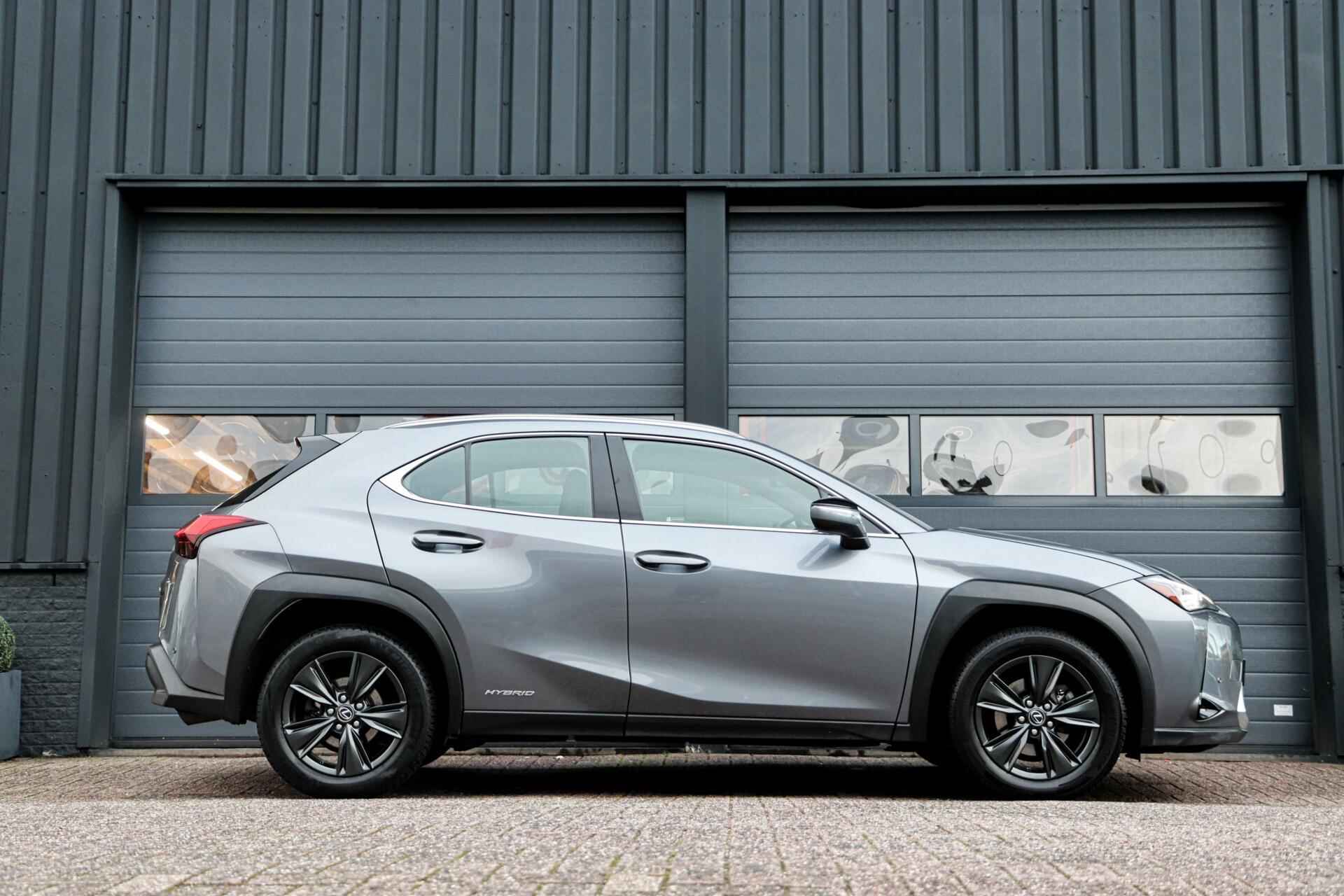 Lexus UX 250h Business Line /LED/STOELVERW./KEYLESS/CAMERA/CARPLAY! - 3/23