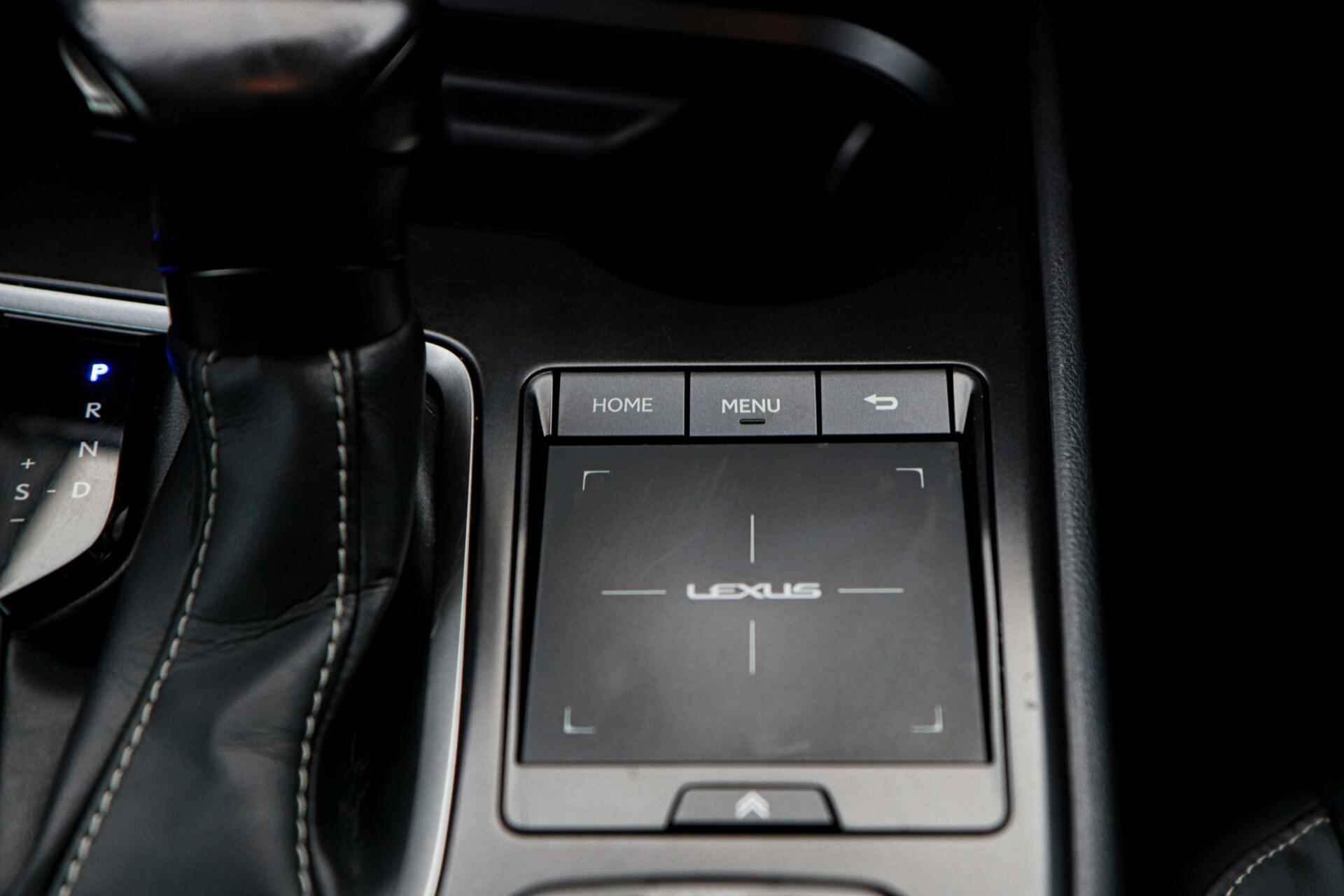 Lexus UX 250h Business Line /LED/STOELVERW./KEYLESS/CAMERA/CARPLAY! - 14/23