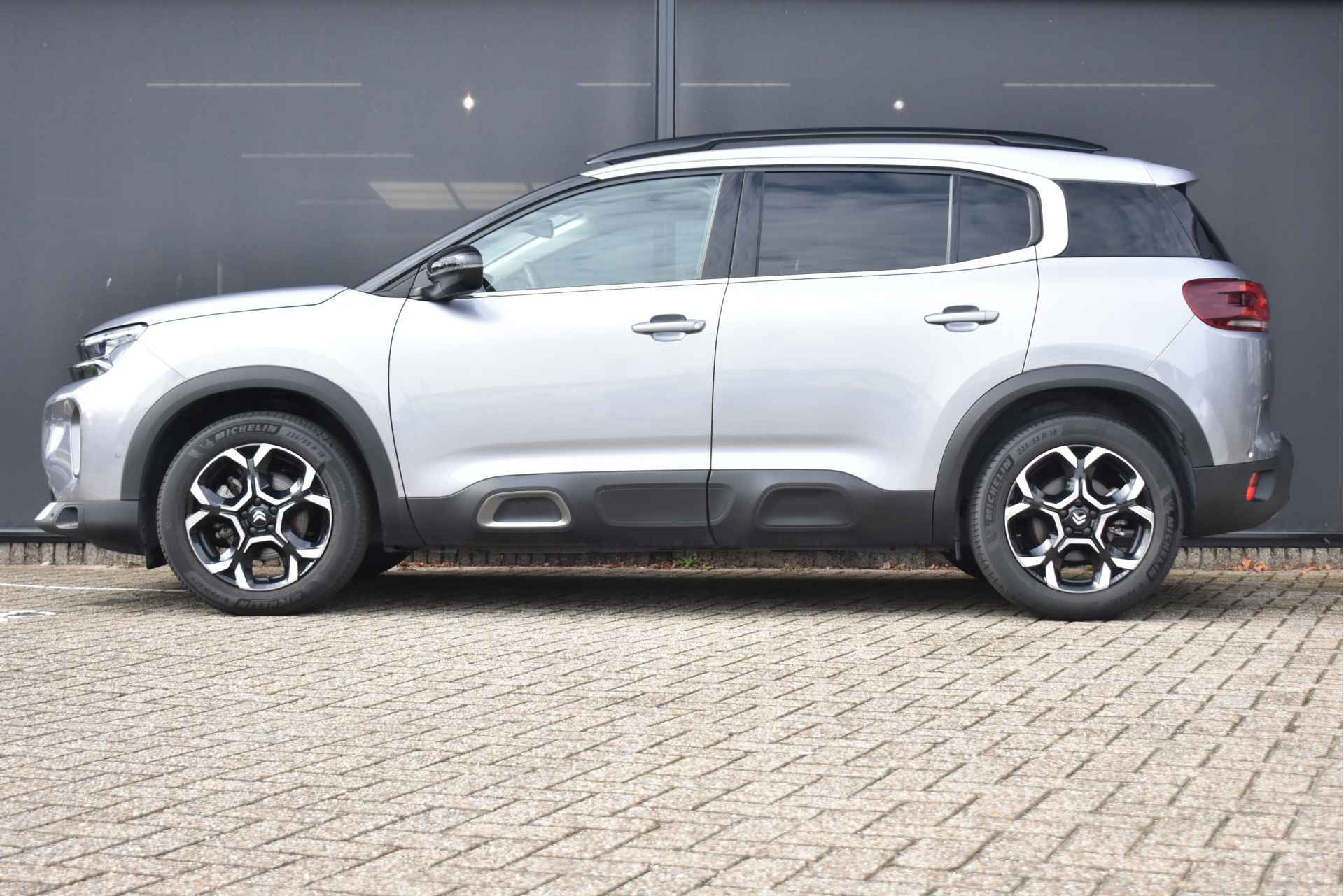 Citroën C5 Aircross 1.2 PureTech Business Plus 130pk Automaat | Leder | Adaptive Cruise | Navigatie | Achteruitrijcamera | Climate Control | Full-LE - 4/45