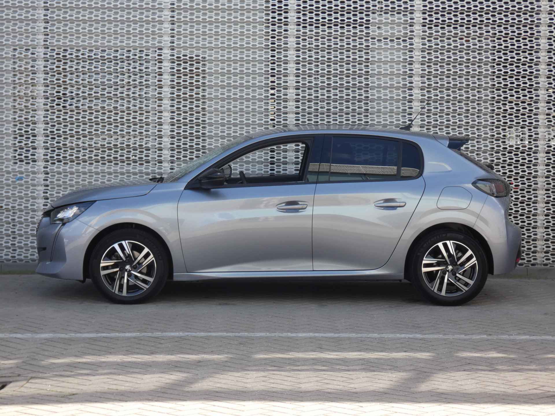 Peugeot 208 1.2 100PK Allure Pack Automaat | Stoelverwarming | Adaptive cruise control | Camera - 5/45