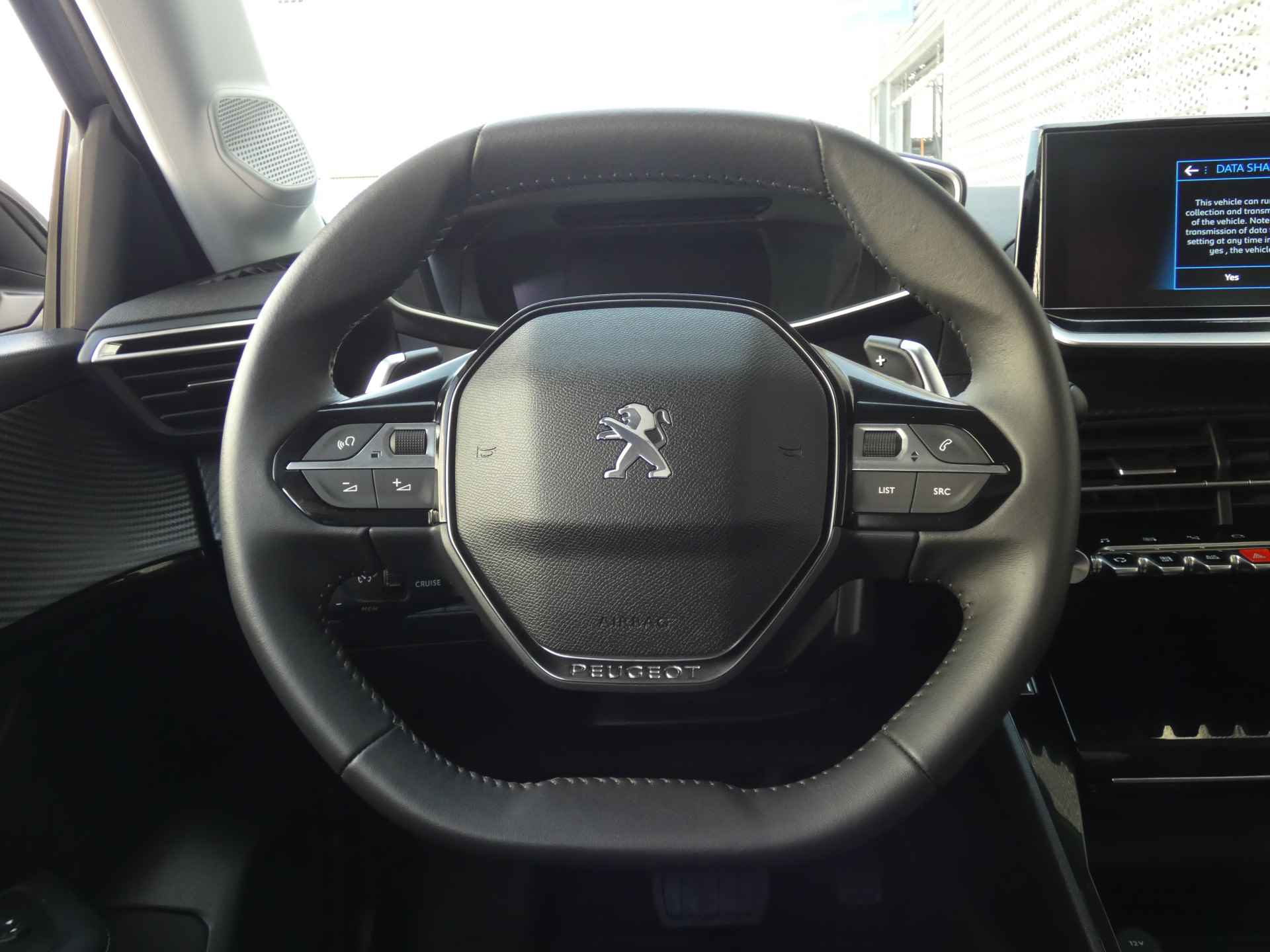 Peugeot 208 1.2 100PK Allure Pack Automaat | Stoelverwarming | Adaptive cruise control | Camera - 22/45