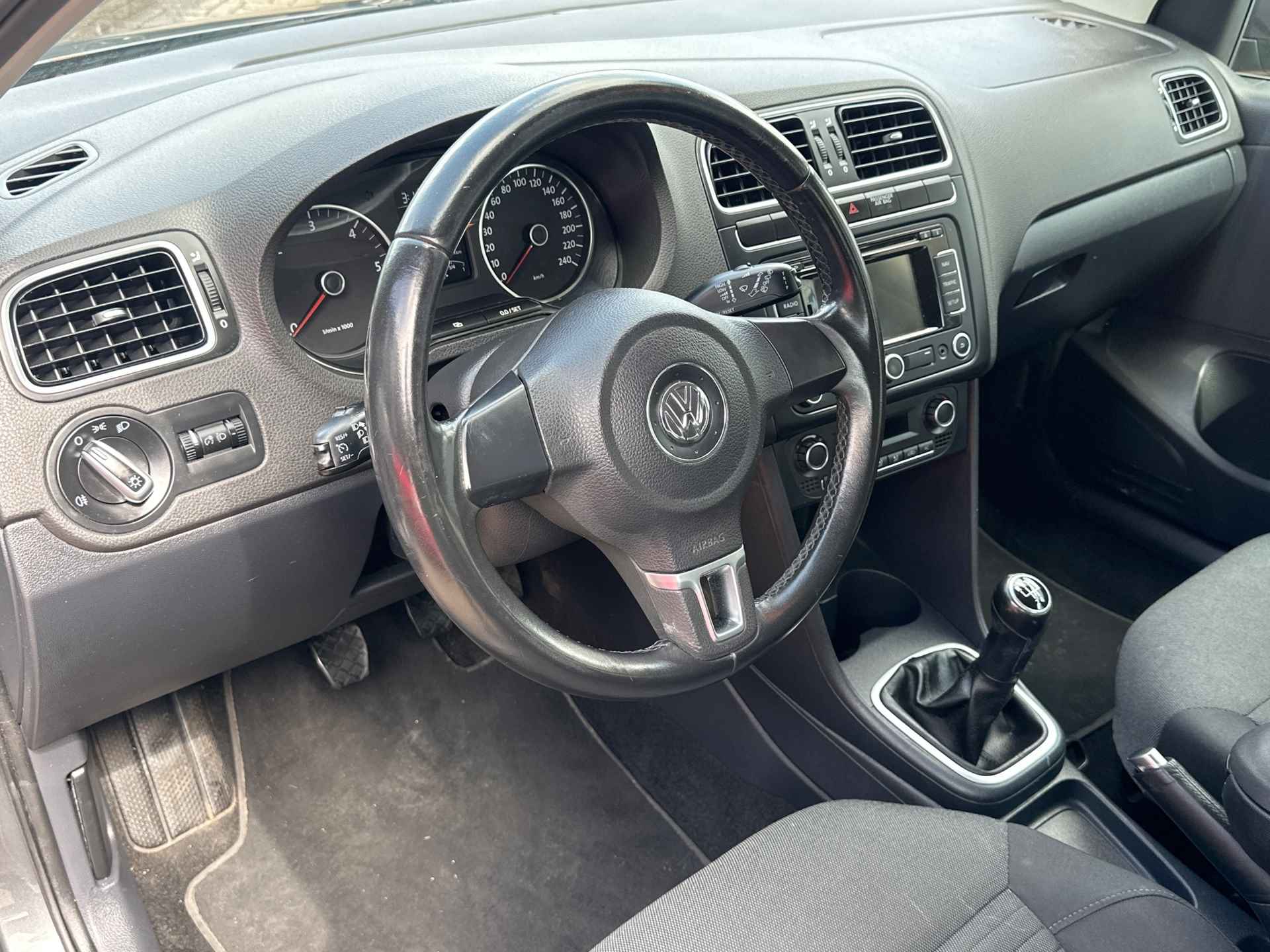 Volkswagen Polo 1.6 TDI Comfortline Airco - Navi - Cruise - Nieuw apk - 11/17