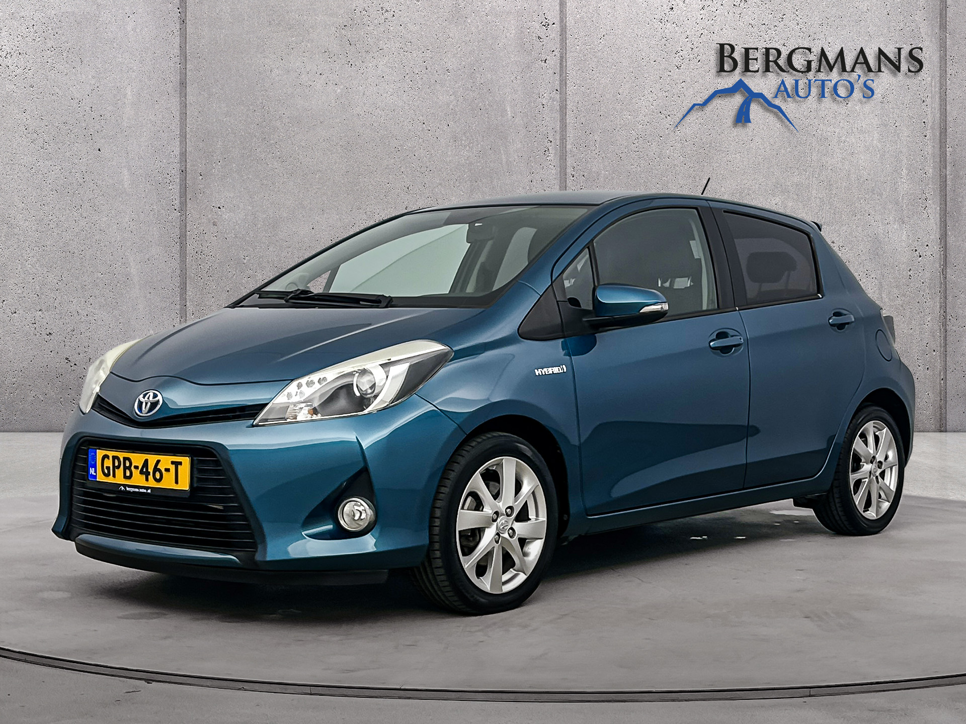 Toyota Yaris 1.5 Full Hybrid Dynamic // LEDER // NAVI // 1e EIGENAAR //