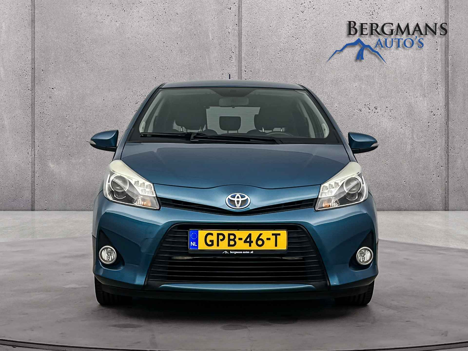 Toyota Yaris 1.5 Full Hybrid Dynamic // LEDER // NAVI // 1e EIGENAAR // - 18/25