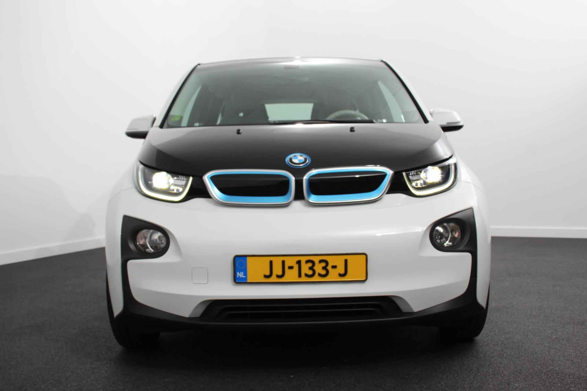 BMW i3 Basis Comfort Advance € 2000,- subsidie particulier 2024 mogelijk! | Navigatie | Climate Control | Lichtmetalen velgen | Led | Stoelverwarming - 3/28