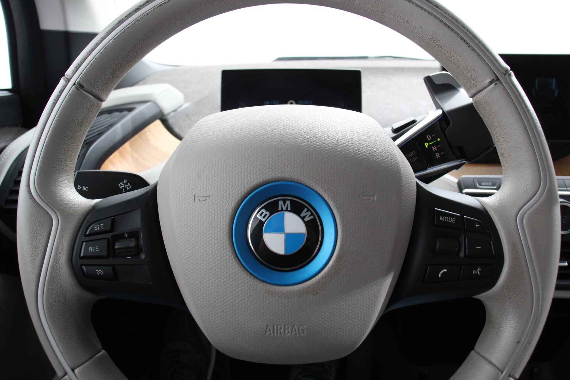BMW i3 Basis Comfort Advance € 2000,- subsidie particulier 2024 mogelijk! | Navigatie | Climate Control | Lichtmetalen velgen | Led | Stoelverwarming - 16/28