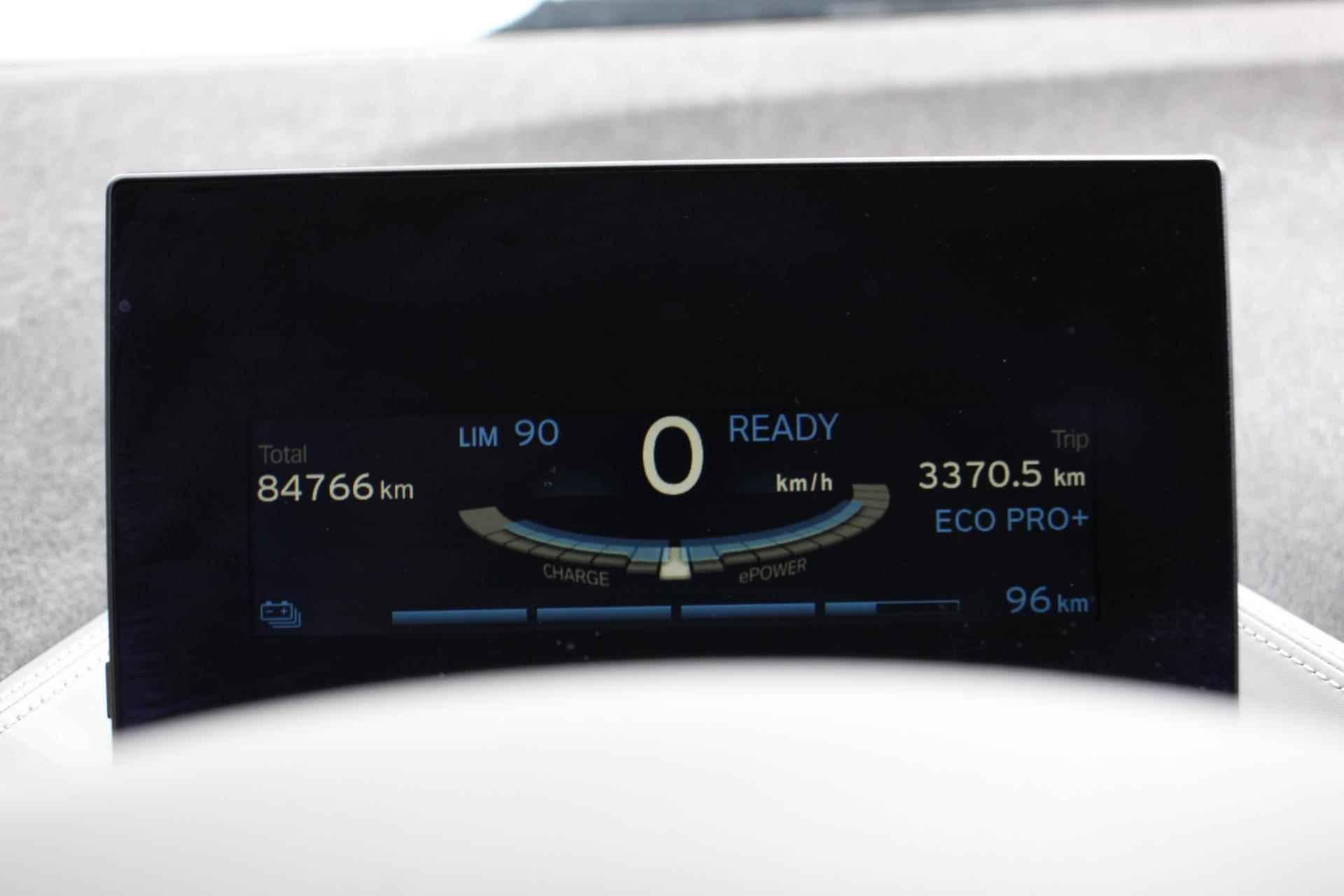 BMW i3 Basis Comfort Advance € 2000,- subsidie particulier 2024 mogelijk! | Navigatie | Climate Control | Lichtmetalen velgen | Led | Stoelverwarming - 17/28