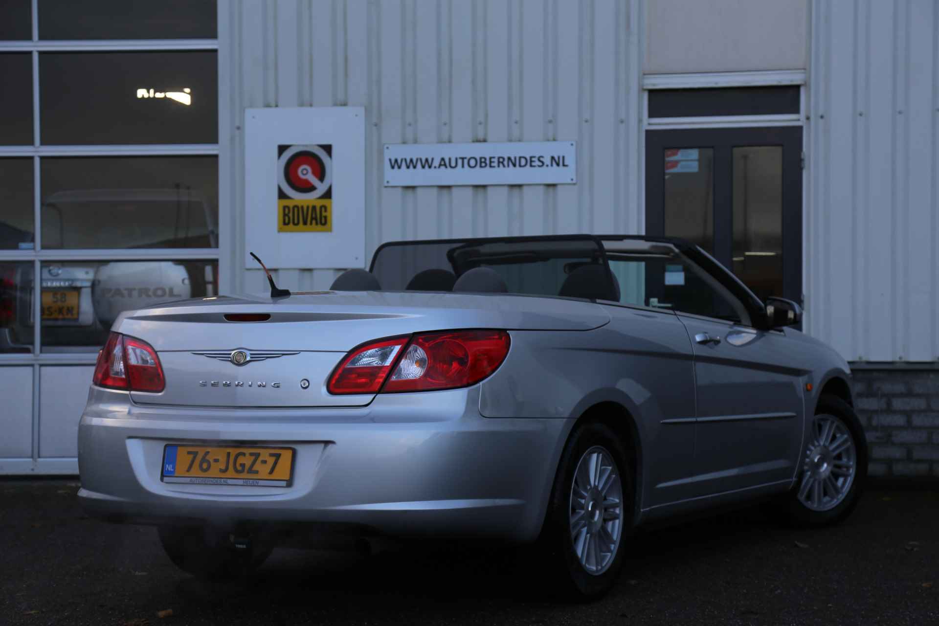 Chrysler Sebring Cabrio 2.7 V6 Automaat*Perfect Onderh.*Elek. Kap/Windscherm/Afneemb. Trekhaak/Cruise-Control/Airco* - 3/44