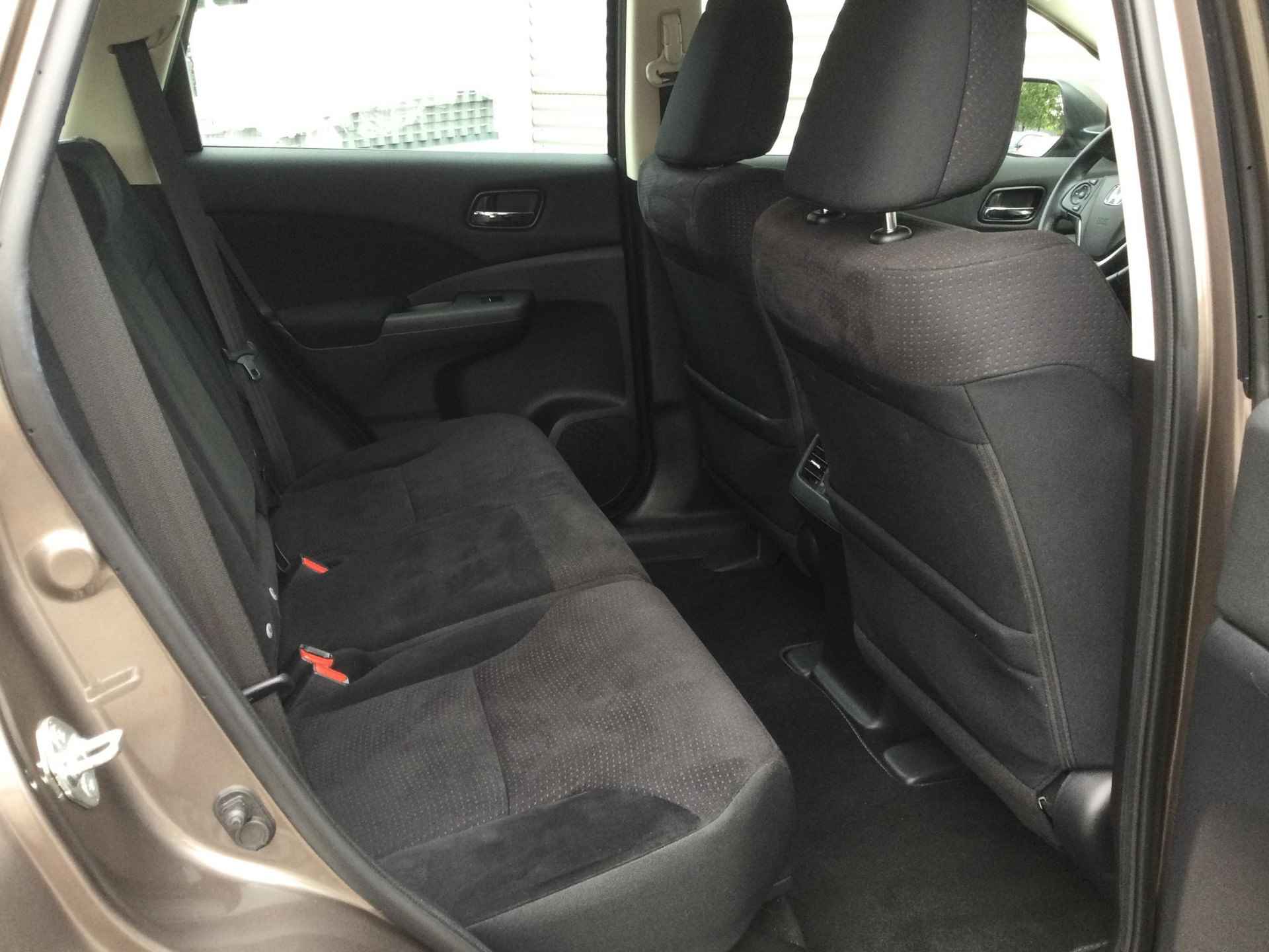 Honda CR-V 2.0 Comfort | Camera | Goed onderhouden | Stoelverwarming | - 22/25