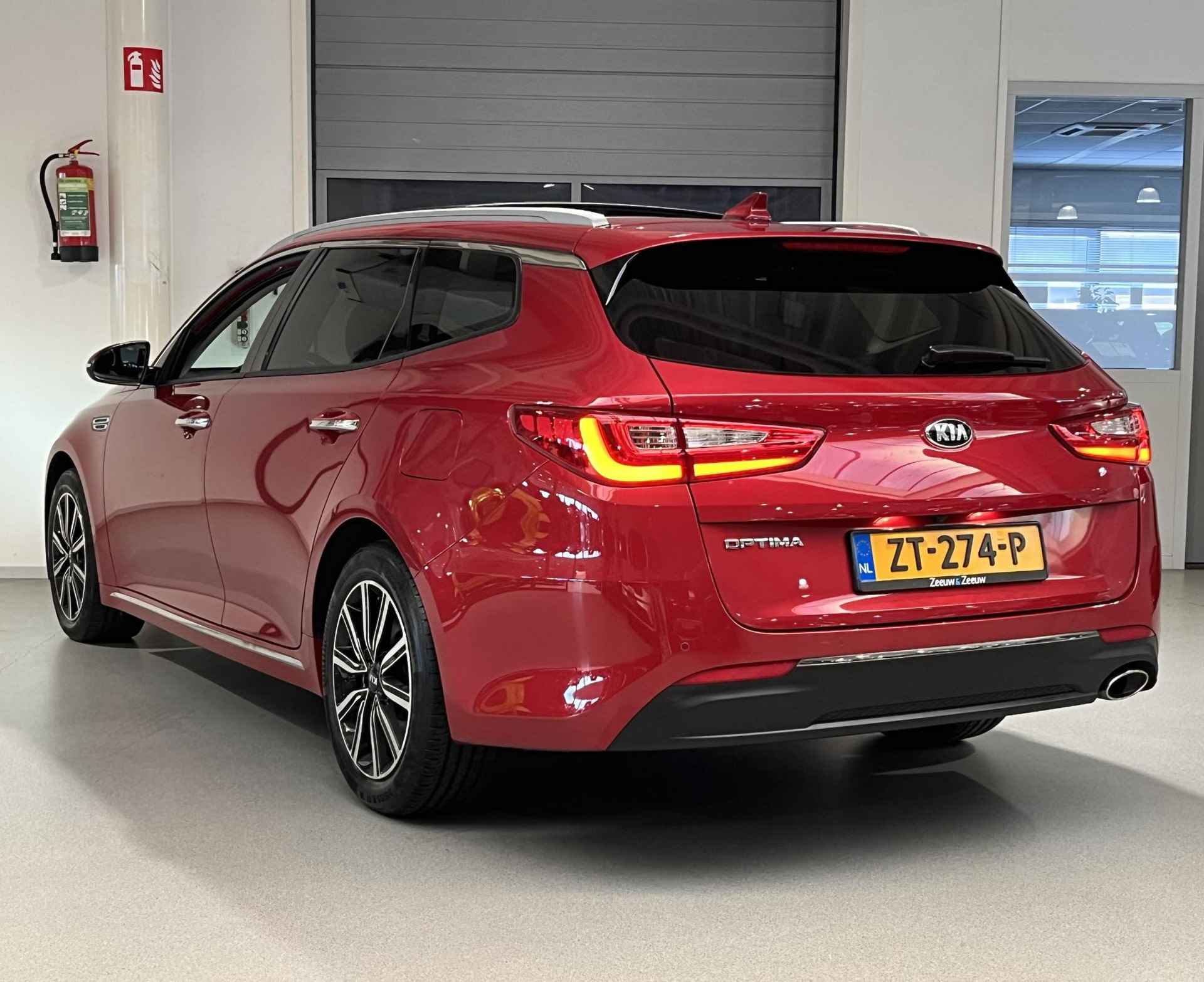 Kia Optima Sportswagon 1.6 T-GDI DynamicPlusLine | Navi | Parkeersensoren voor + Achter | 17”Lichtmetalen Velgen | Cruise Control | Parkeercamera achter | Licht + Regensensor | Elektrisch Verstelbare bestuurdersstoel met geheugen | Elektrisch bedienbare Achterklep - 5/33