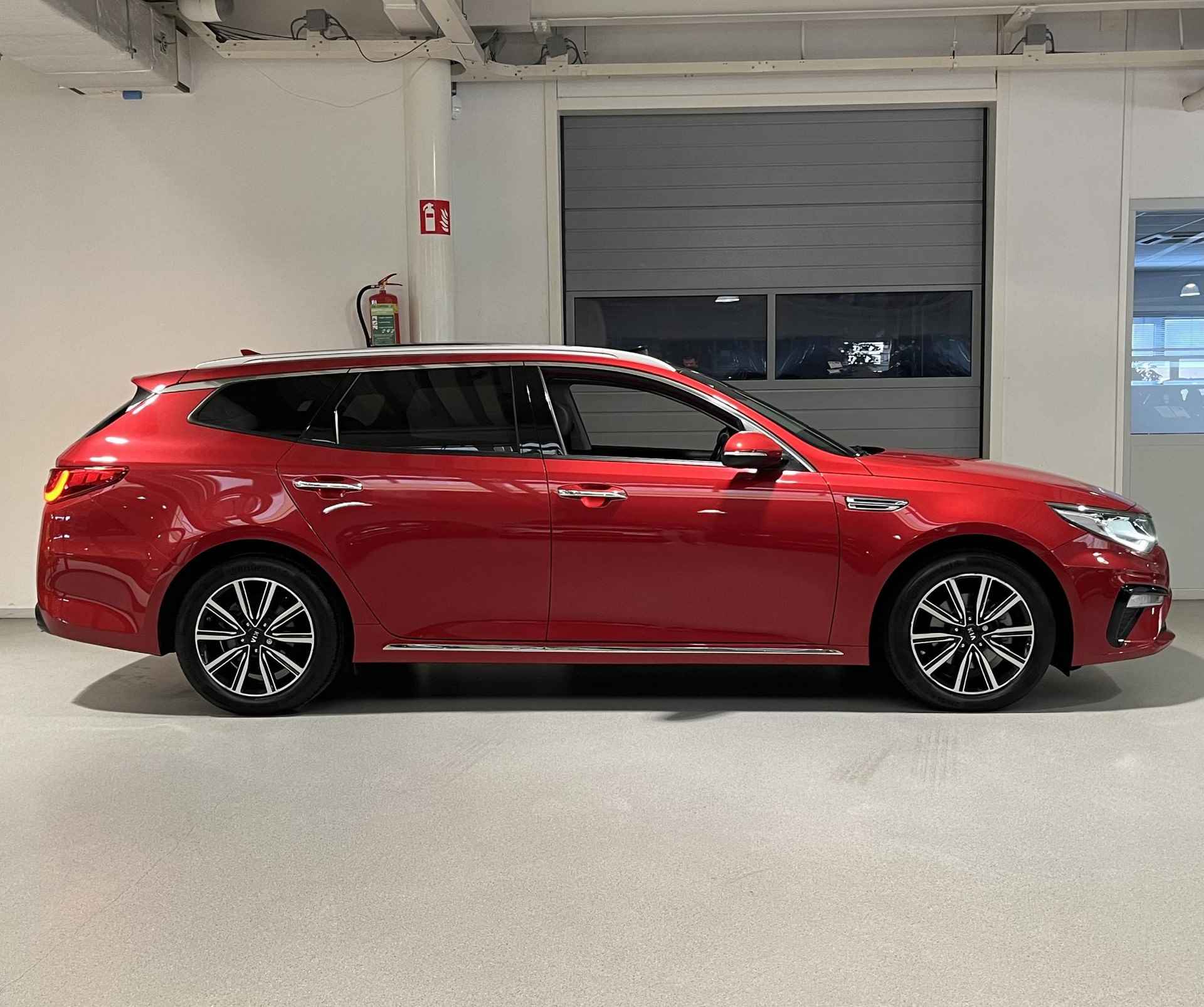 Kia Optima Sportswagon 1.6 T-GDI DynamicPlusLine | Navi | Parkeersensoren voor + Achter | 17”Lichtmetalen Velgen | Cruise Control | Parkeercamera achter | Licht + Regensensor | Elektrisch Verstelbare bestuurdersstoel met geheugen | Elektrisch bedienbare Achterklep - 8/33