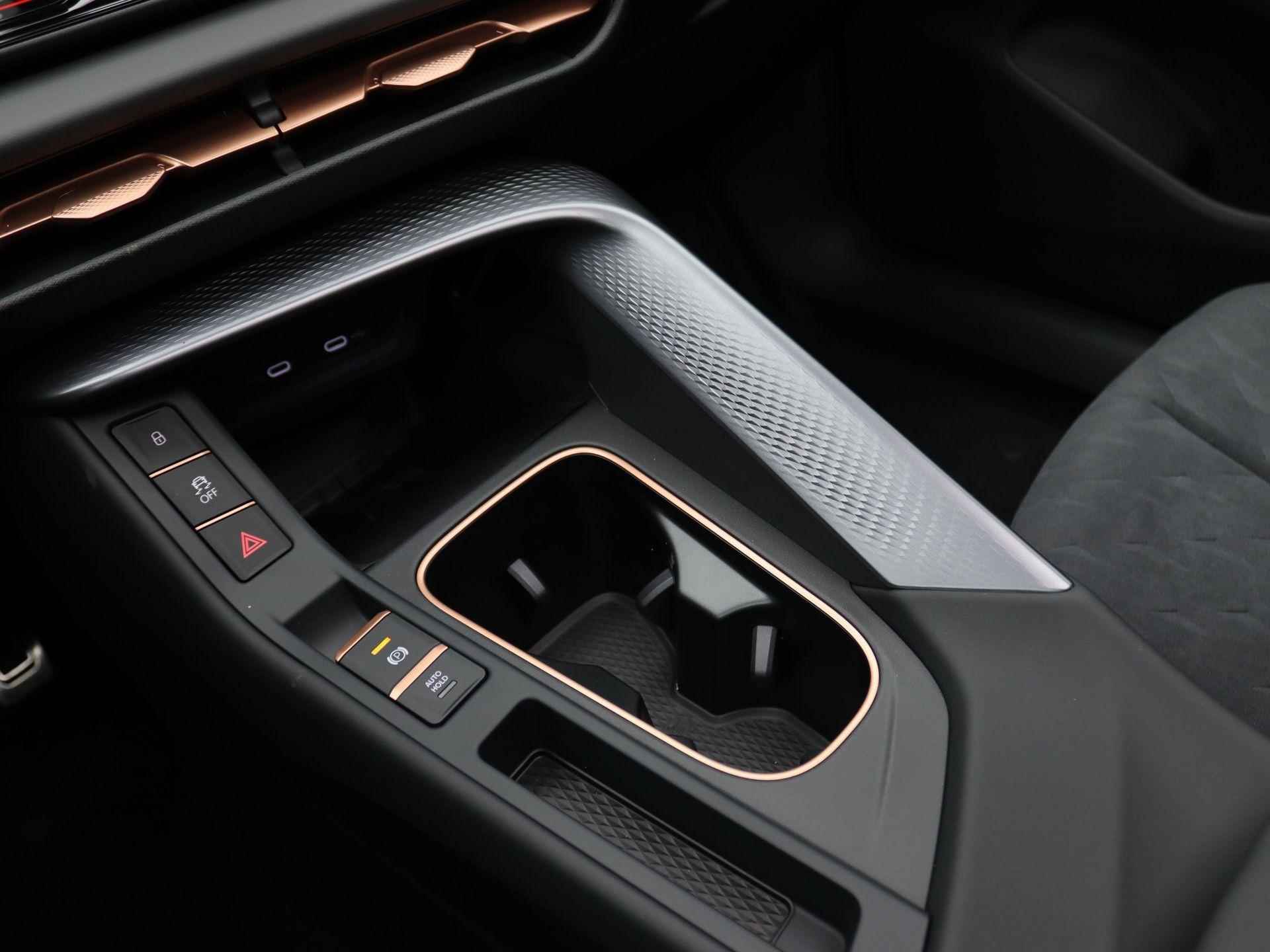 CUPRA Terramar 1.5 TSI e-Hybrid VZ Performance 272PK DSG Matrix-led, Sennheiser audio, 360gr. camera, Head-up display, panoramadak, keyless, side assist, Stoel-stuurverwarming, Virtual pedal, Trekhaak, 20" lichtmetaal - 42/66