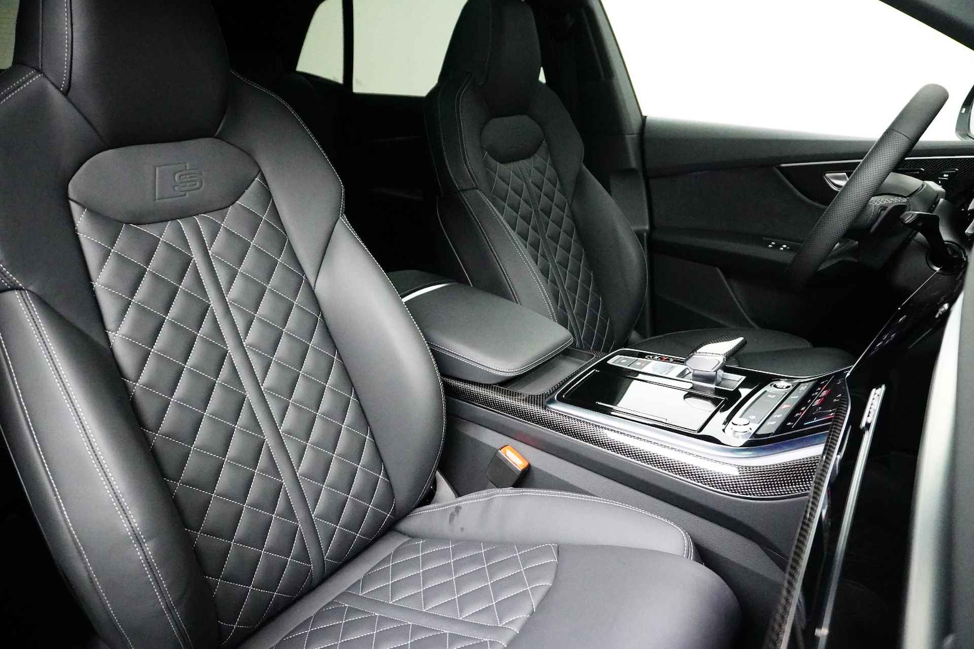 Audi Q8 60 TFSI e quattro Pro Line S Competition 476PK Automaat | Panorama Dak | Valcona Lederen Sportstoelen| Memory Seats | Luchtverin Trekhaak  (3500KG) wegklapbaar | Camera | Elek.Klep | Leder/Alcantara | Cruise | 1682KM!! | 2024 | - 9/26