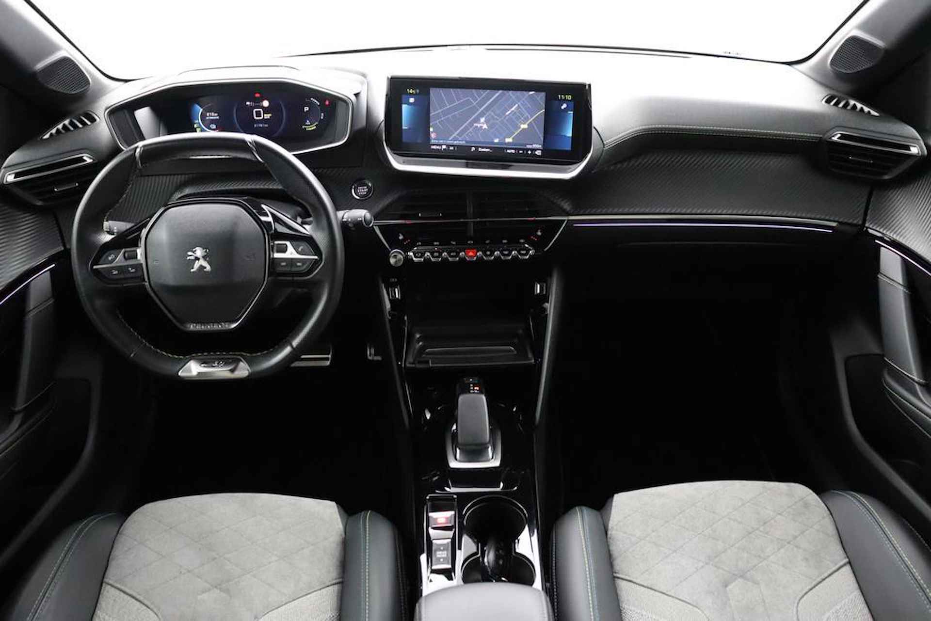 Peugeot e-208 EV GT 350 50 kWh | Navi | Camera | Ad. Cruise | Sportstoelen verwarmd | Blindspot | LED | PDC V+A | LMV 17inch | 21.755 km! - 24/53