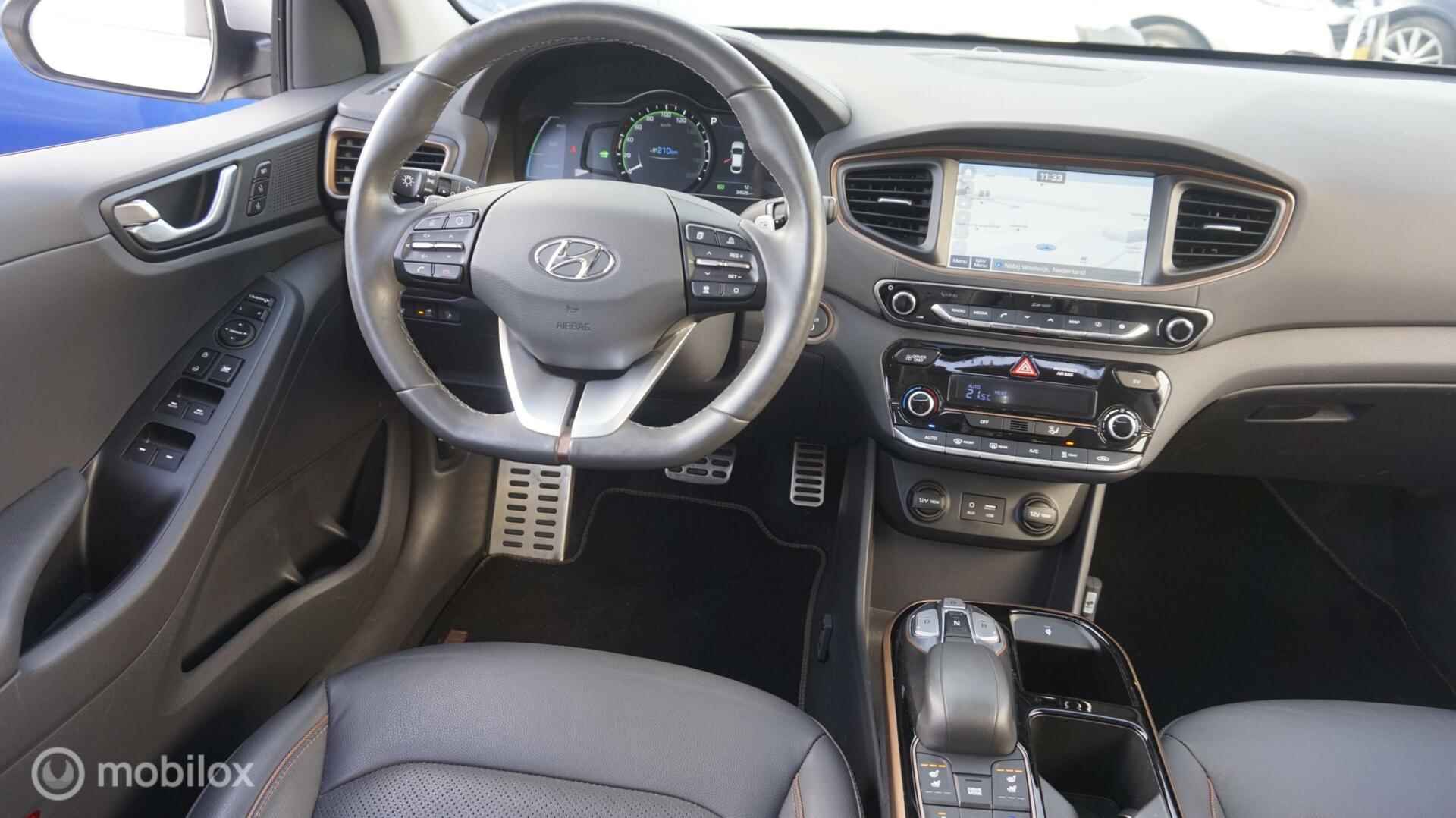 Hyundai IONIQ Premium EV Leder | Navi | Elektr. Stoelverstelling | € 17.895 na subsidie - 9/37