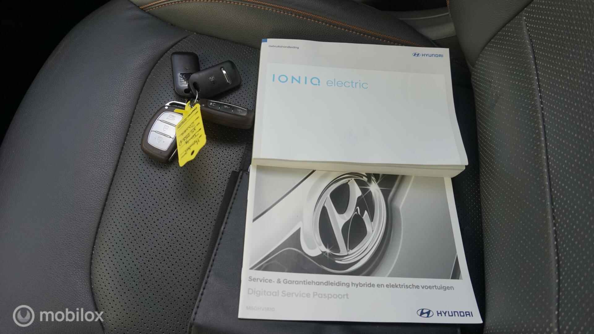 Hyundai IONIQ Premium EV Leder | Navi | Elektr. Stoelverstelling | € 17.895 na subsidie - 29/37