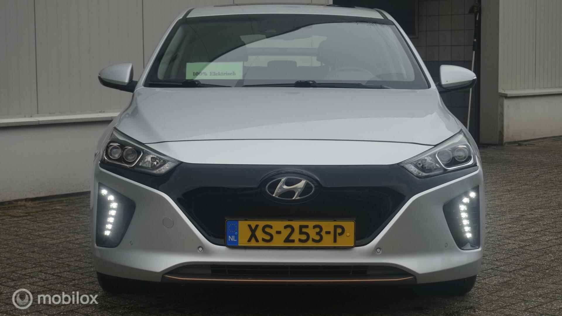 Hyundai IONIQ Premium EV Leder | Navi | Elektr. Stoelverstelling - 8/39