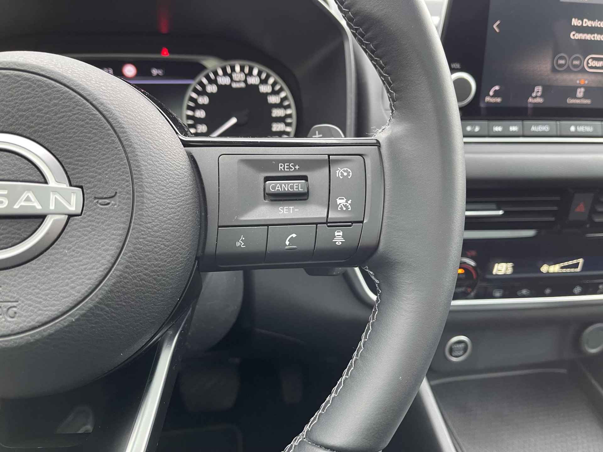 Nissan Qashqai 1.3 MHEV Xtronic Acenta Design Pack | Panoramadak | Camera | Apple Carplay/Android Auto | Dodehoek | Adapt. Cruise Control | Rijklaarprijs! - 16/26
