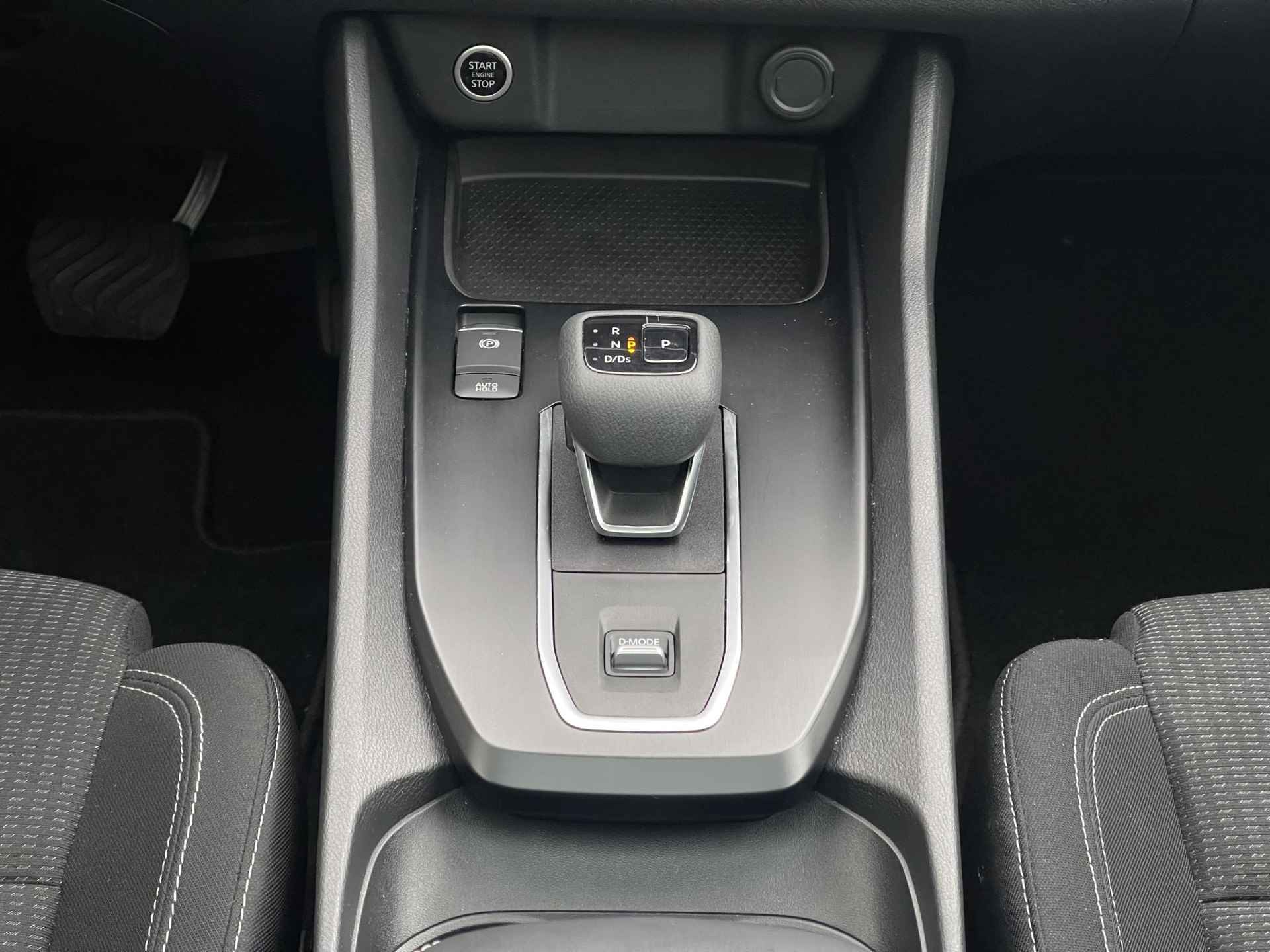 Nissan Qashqai 1.3 MHEV Xtronic Acenta Design Pack | Panoramadak | Camera | Apple Carplay/Android Auto | Dodehoek | Adapt. Cruise Control | Rijklaarprijs! - 19/26