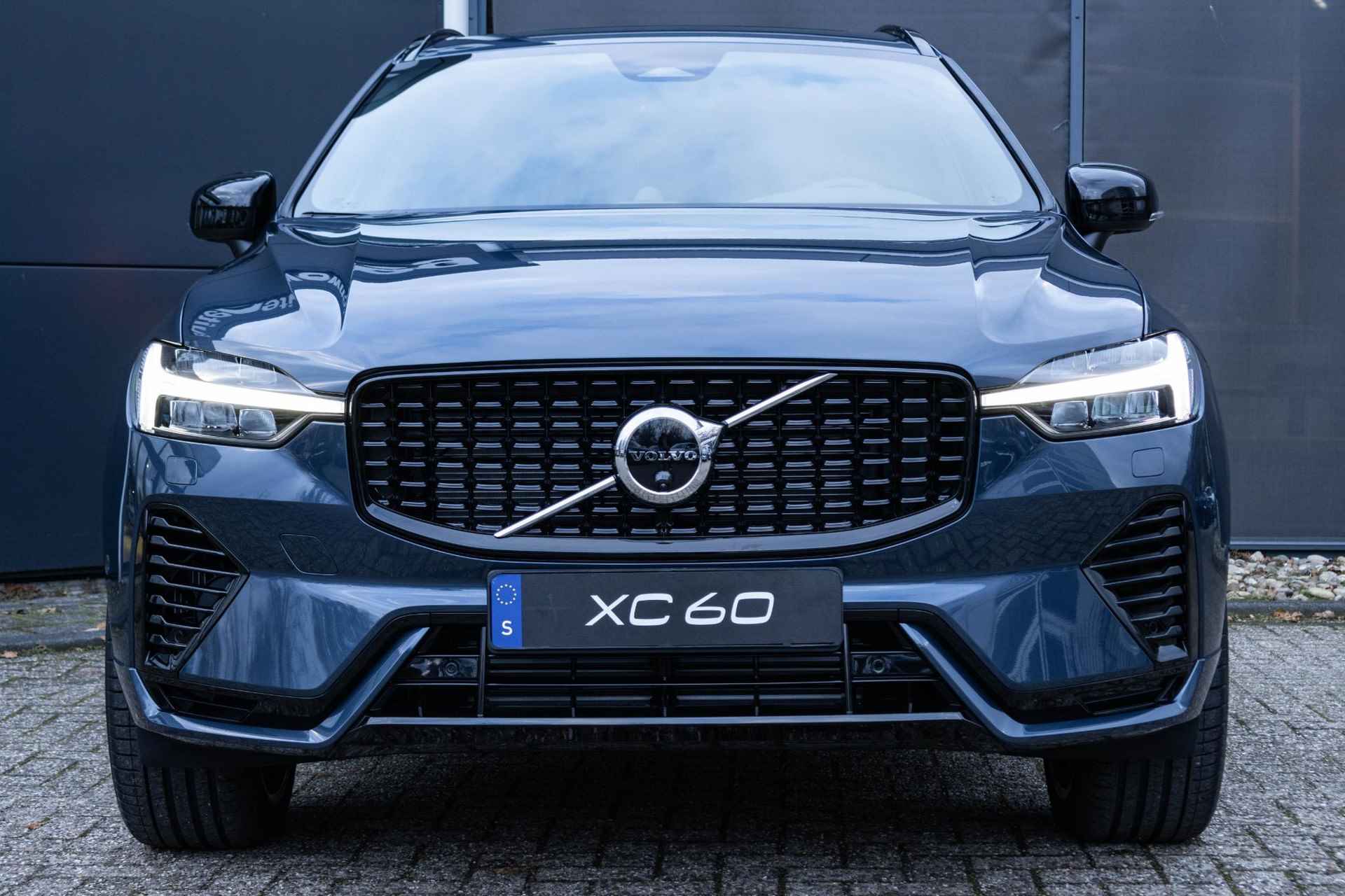 Volvo XC60 2.0 Recharge T6 AWD Ultra Dark Luchtvering | Bowers & Wilkins Audio | 21 Inch LMV | 360 Camera - 7/46