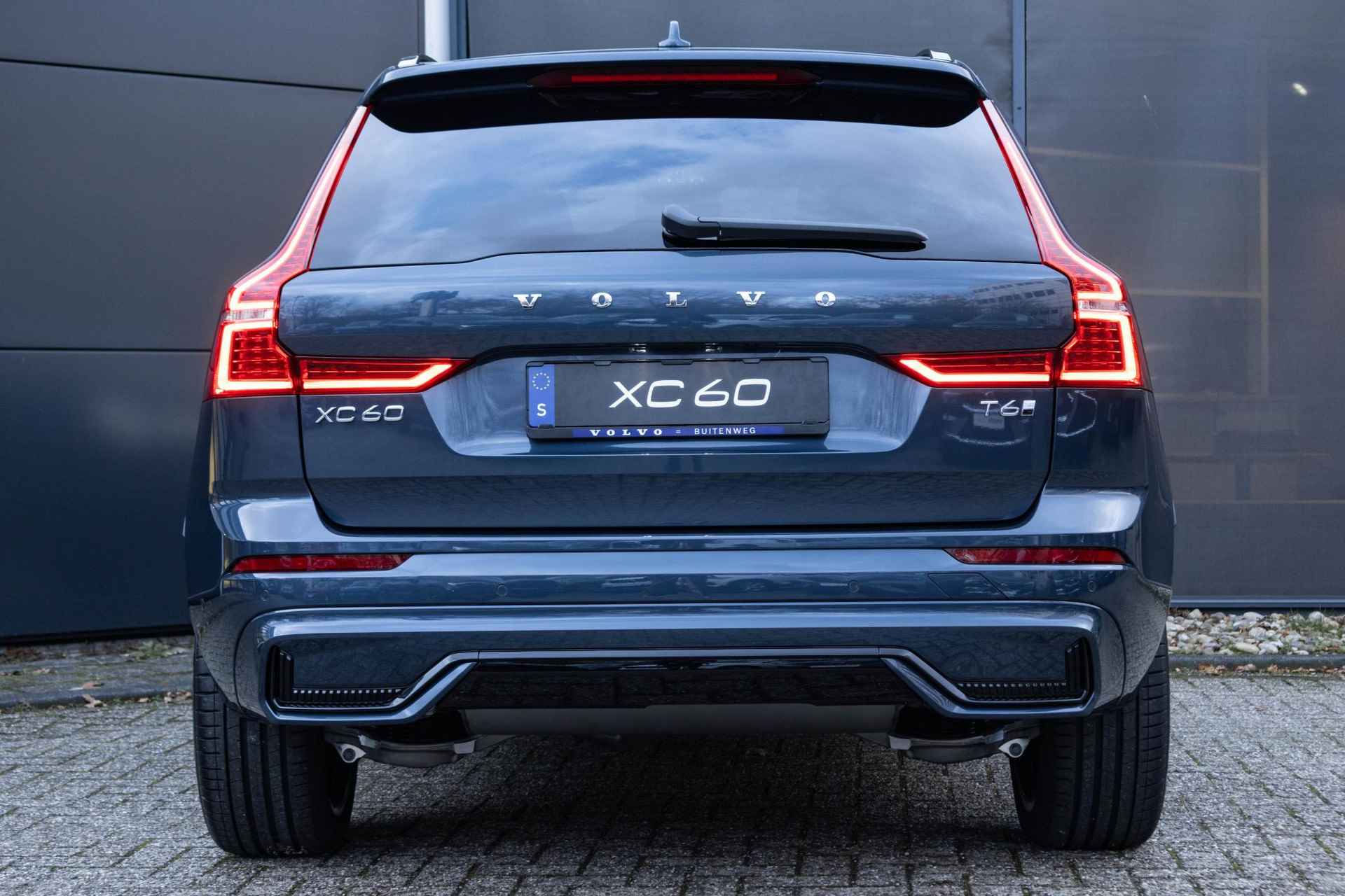 Volvo XC60 2.0 Recharge T6 AWD Ultra Dark Luchtvering | Bowers & Wilkins Audio | 21 Inch LMV | 360 Camera - 11/46