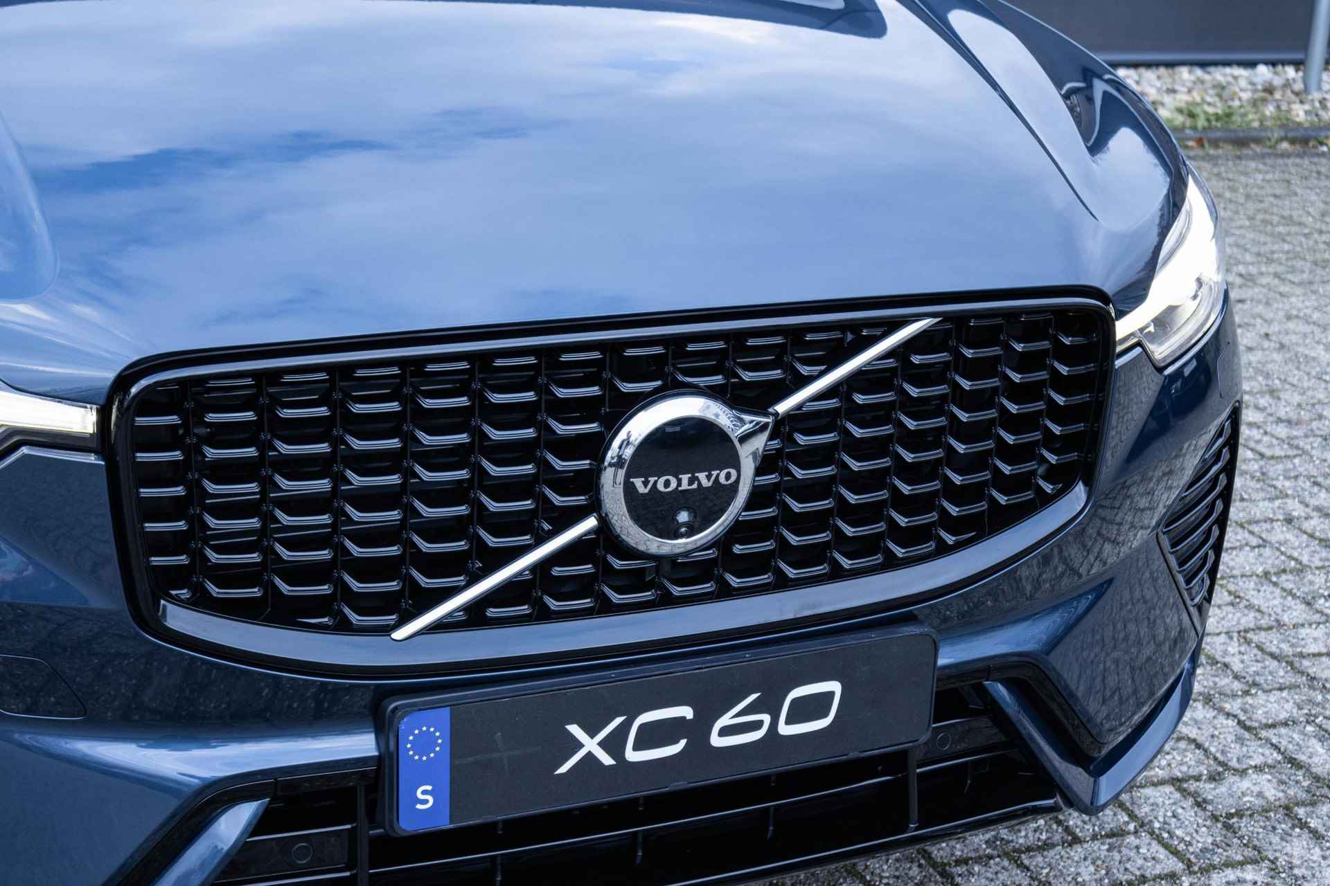 Volvo XC60 2.0 Recharge T6 AWD Ultra Dark Luchtvering | Bowers & Wilkins Audio | 21 Inch LMV | 360 Camera - 15/46