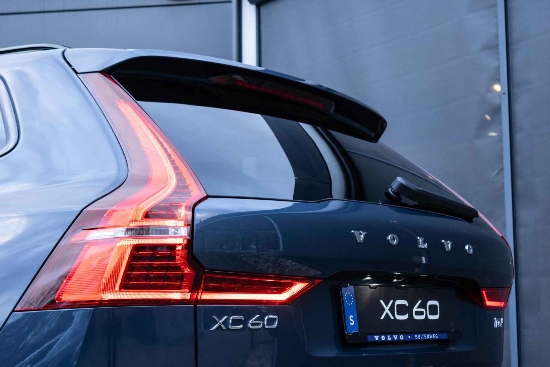 Volvo XC60 2.0 Recharge T6 AWD Ultra Dark Luchtvering | Bowers & Wilkins Audio | 21 Inch LMV | 360 Camera - 16/46