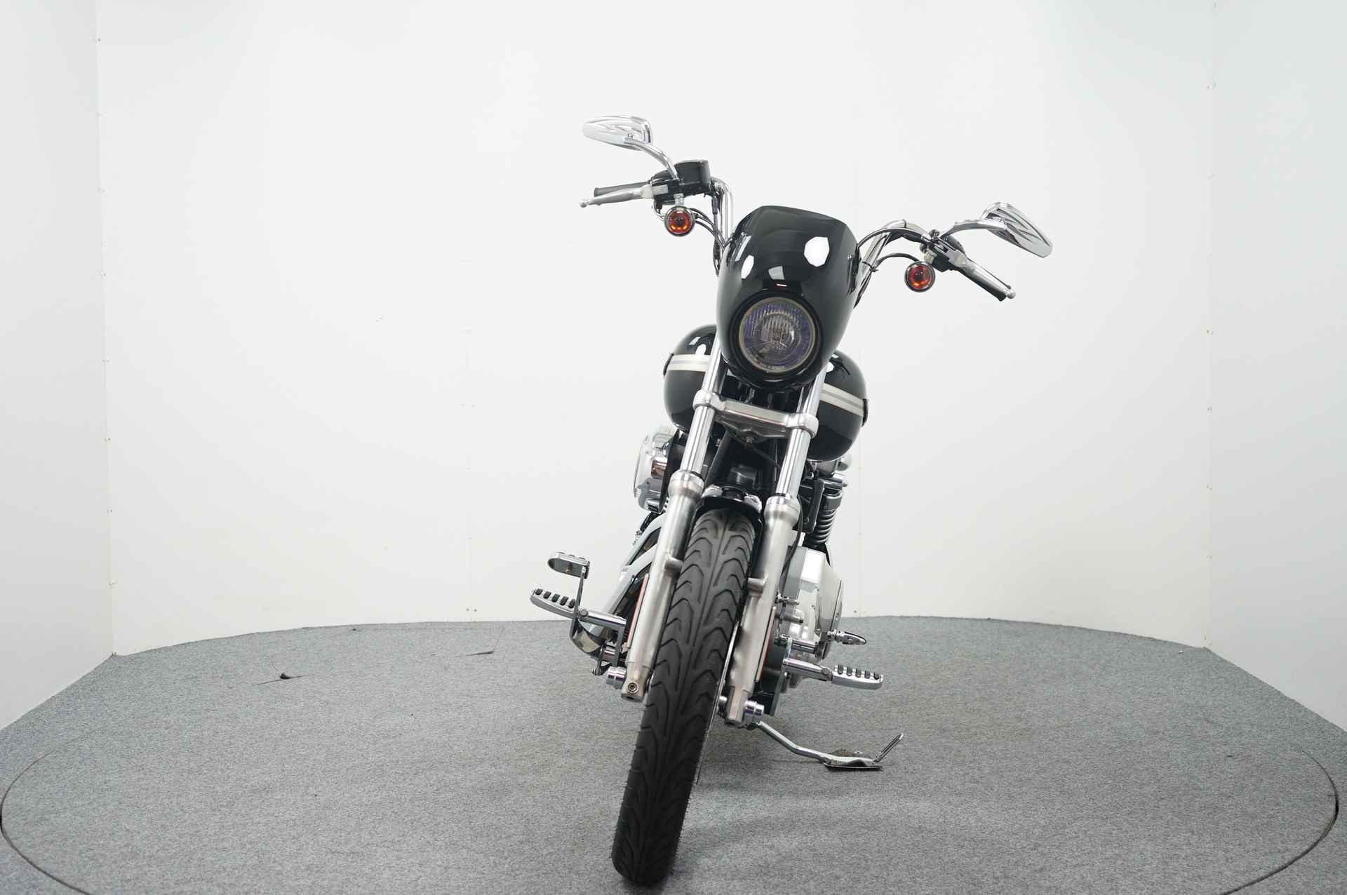 Harley-Davidson SUPERGLIDE DYNA FXD - 2/16