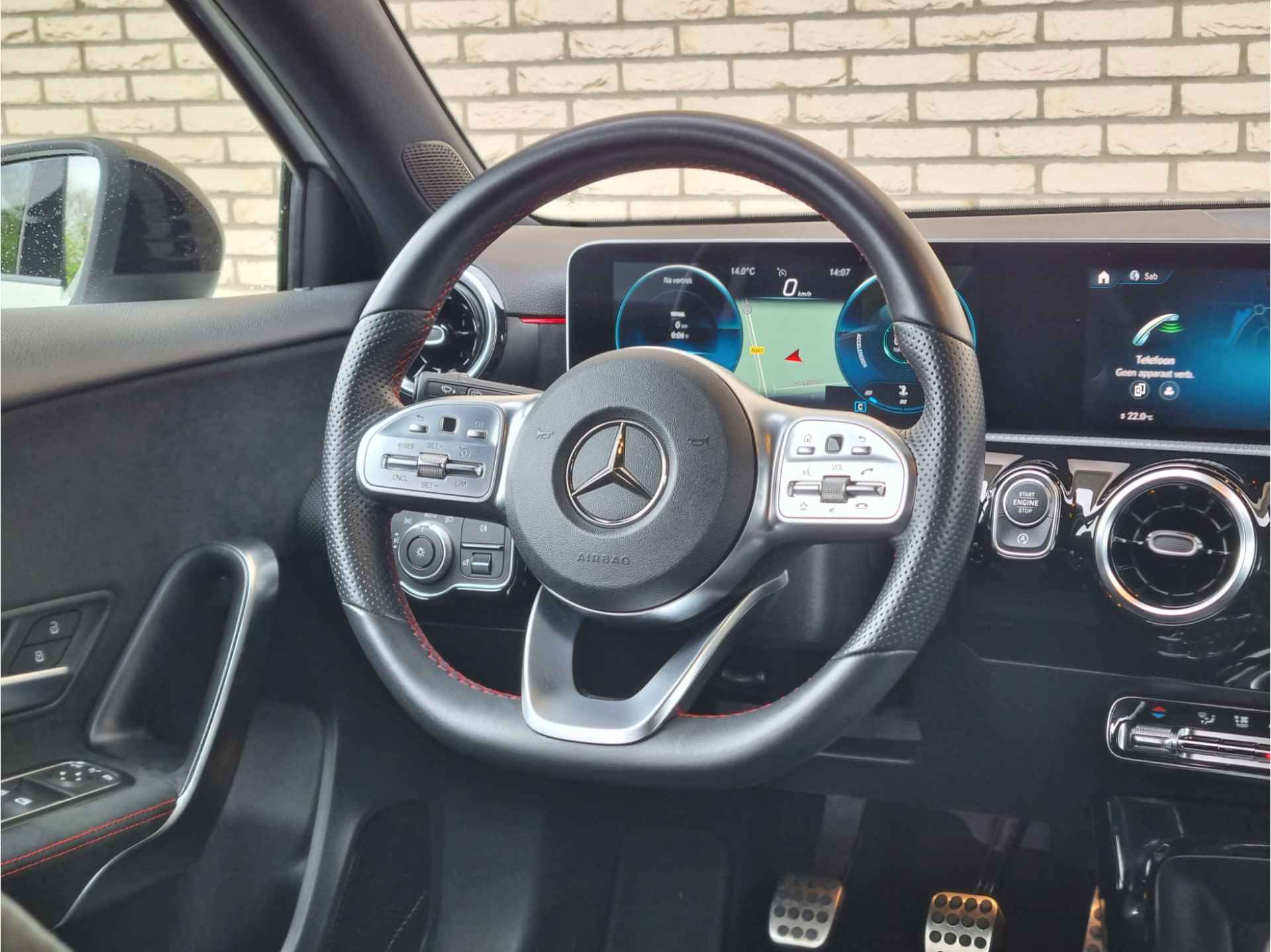 Mercedes-Benz A-Klasse A 180 AMG Line | Nightpakket | Multibeam LED | Apple Carplay | 360° Camera - 8/17