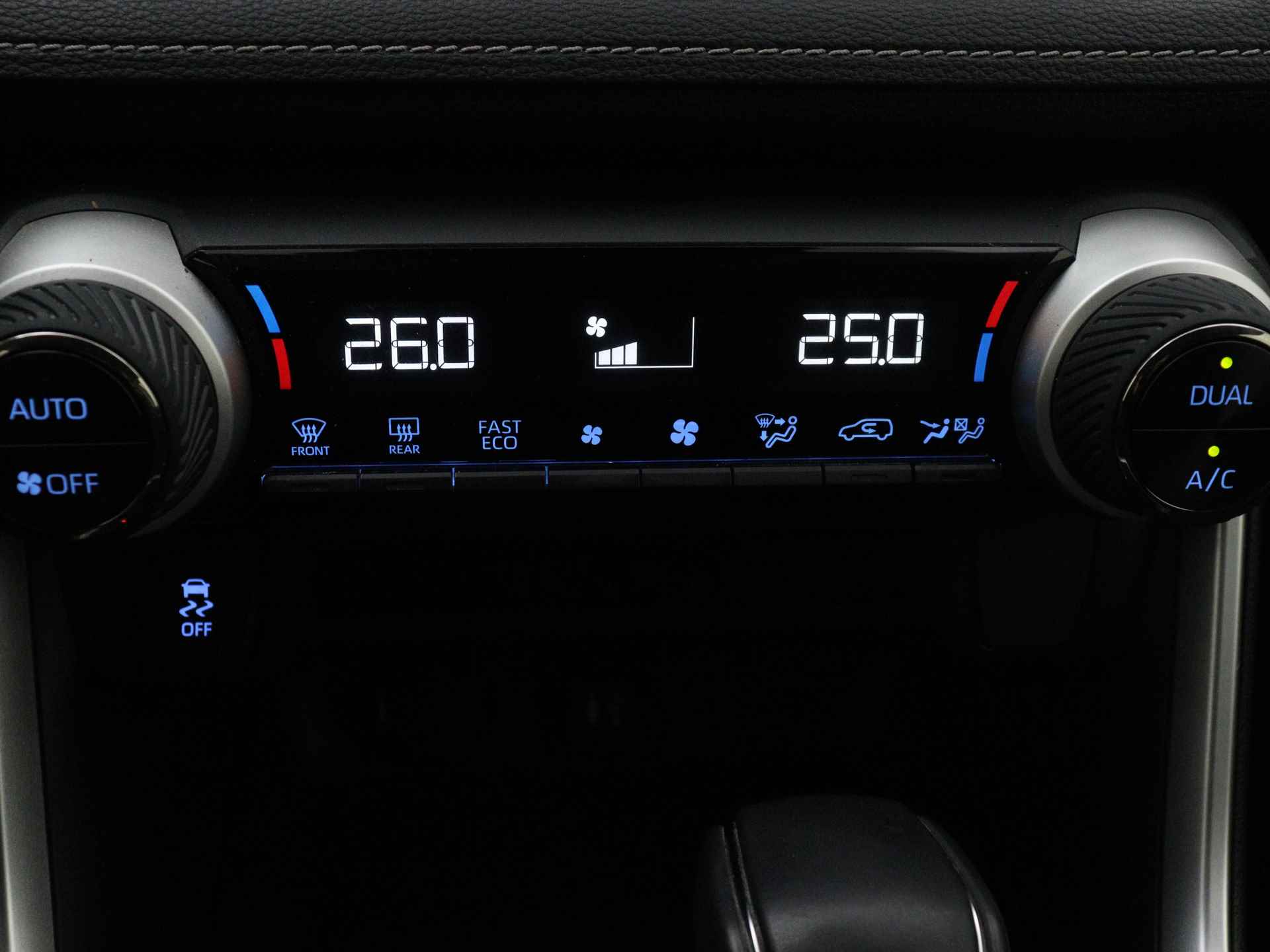 Toyota RAV4 2.5 Hybrid First Edition | Navigatie | Camera | Trekhaak | Dodehoek Ass. | Parkeersensoren | Climate Control | - 11/43