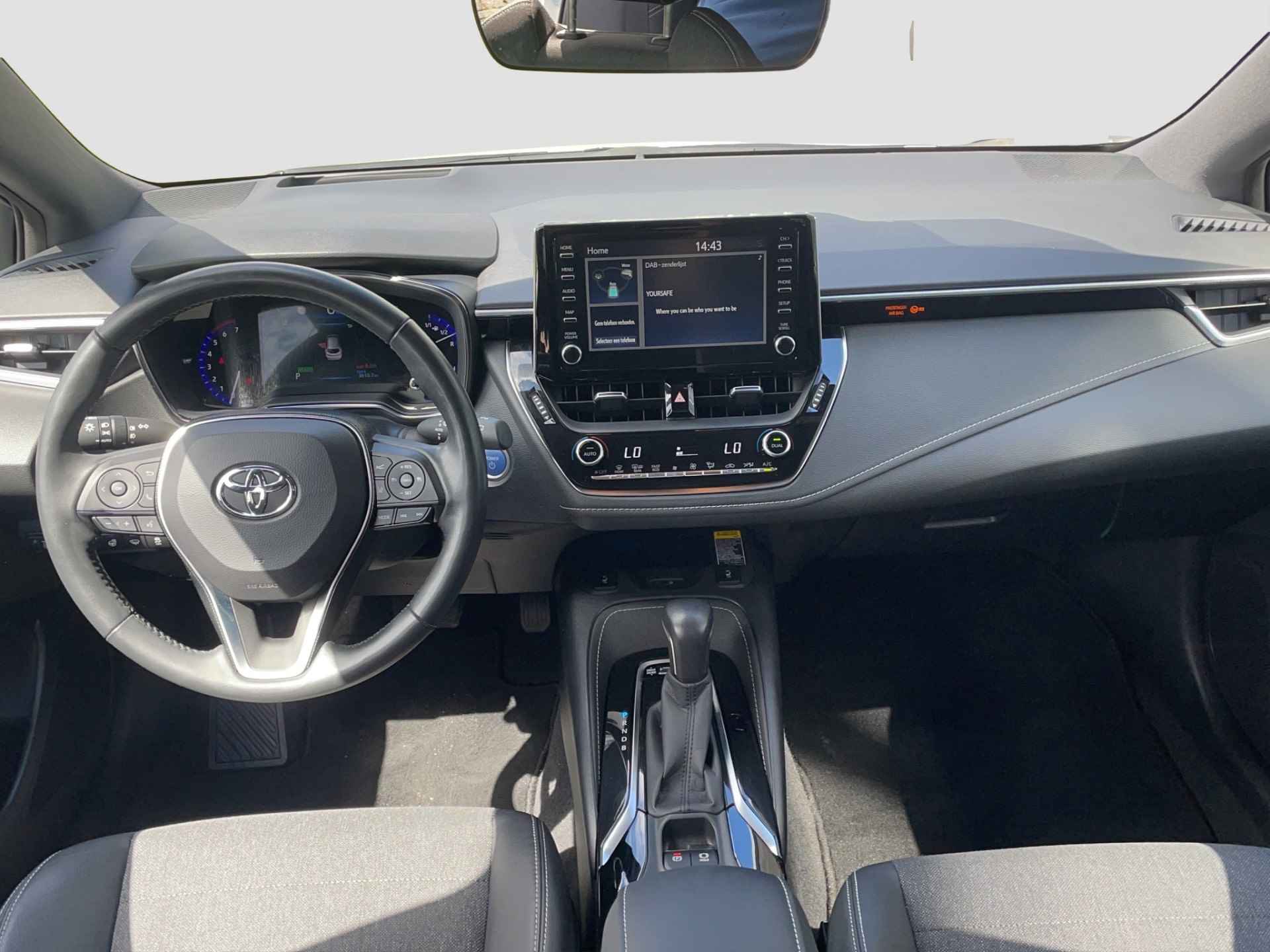Toyota Corolla TS 1.8 Hybrid Style Limited | Bi-Tone | Head-Up | Keyless | Apple Carplay - 4/37