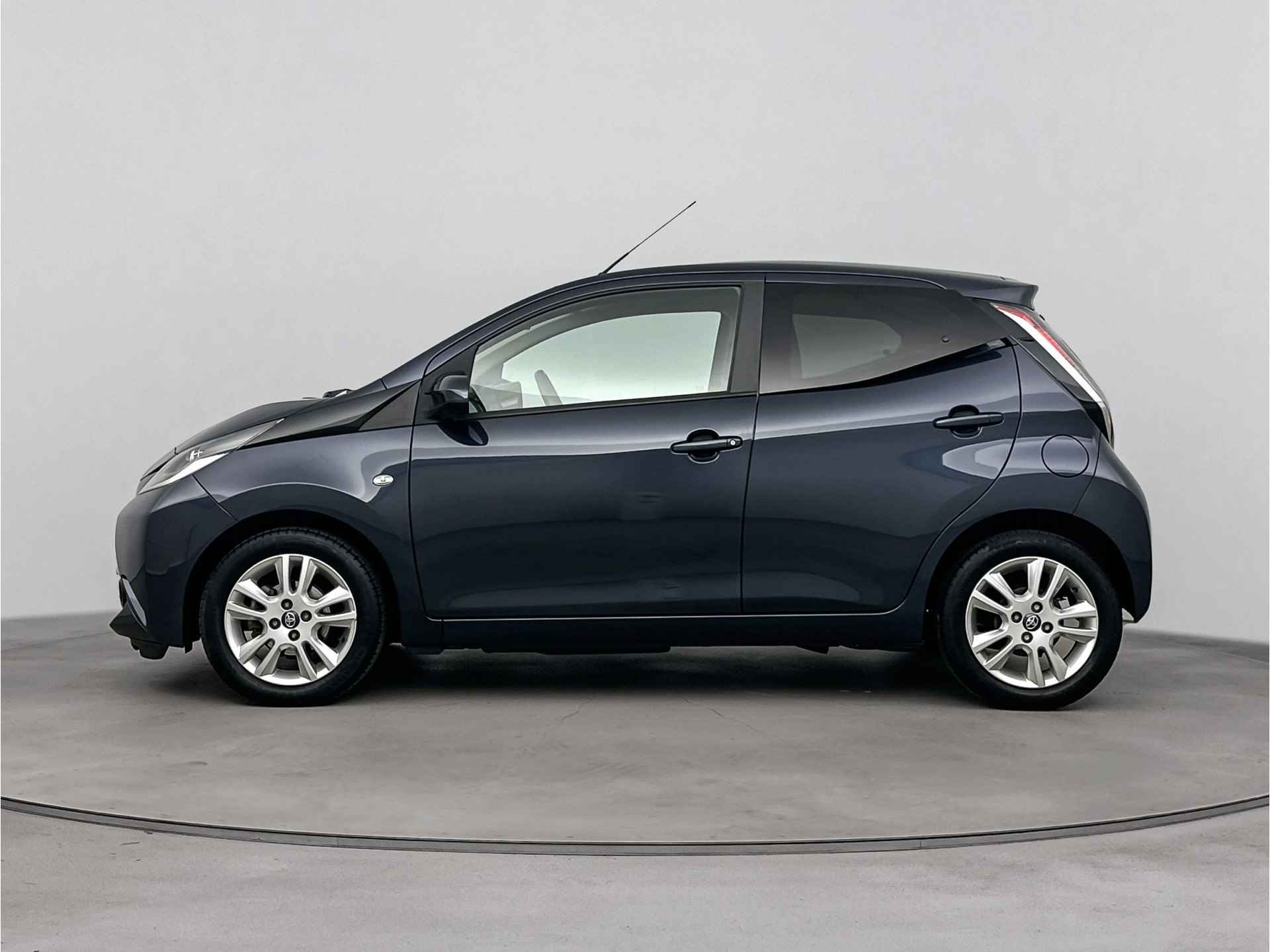 Toyota Aygo 1.0 VVT-i x-joy - 4/39