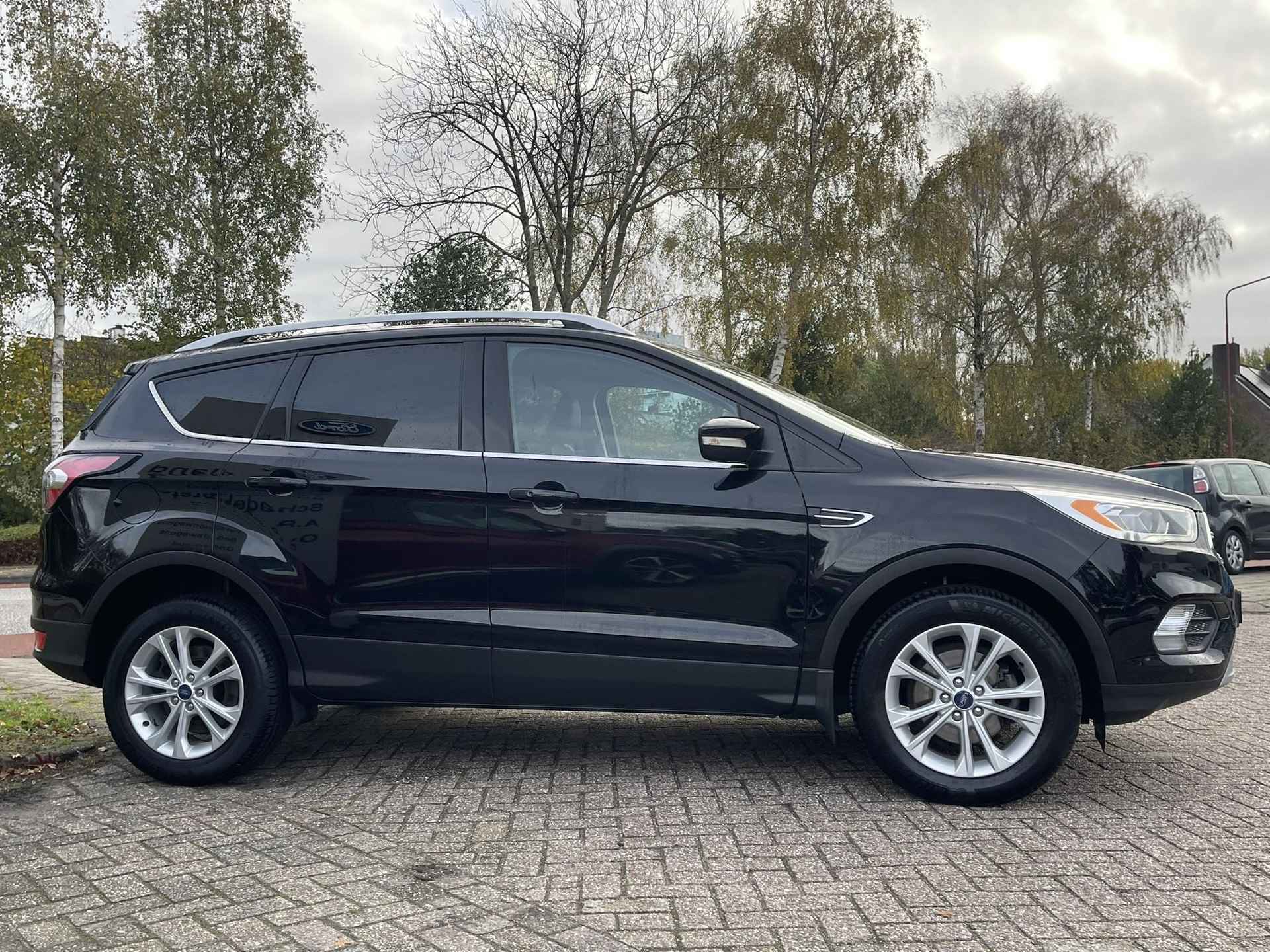 Ford Kuga 1.5 EcoBoost Titanium 150pk 150pk Trekhaak | Achteruitrijcamera | Navigatie | Getint glas | Dealer onderhouden - 2/43