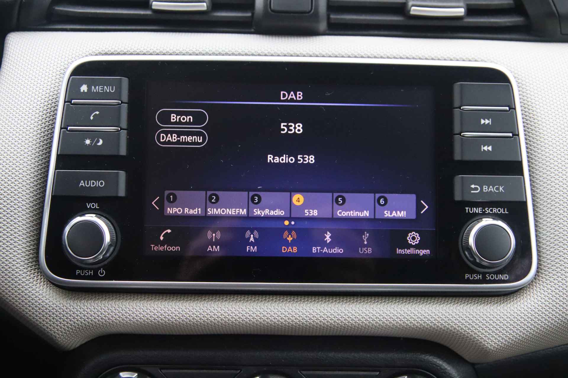 Nissan Micra 1.0 IG-T N-Connecta Carplay multimedia, PDC, 1e eig, BOVAG  LENTE UITVERKOOP! - 22/38