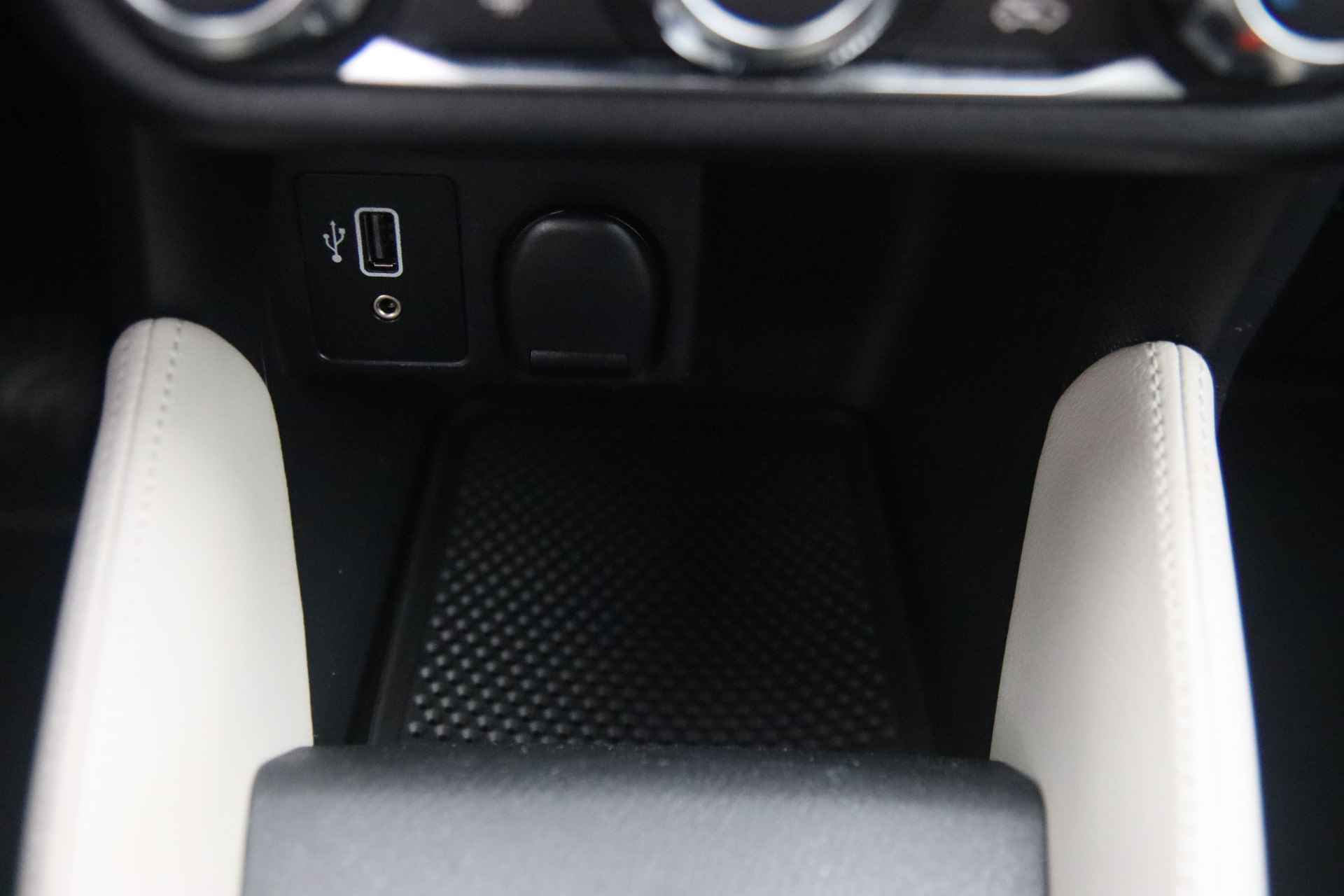 Nissan Micra 1.0 IG-T N-Connecta Carplay multimedia, PDC, 1e eig, BOVAG  LENTE UITVERKOOP! - 24/38