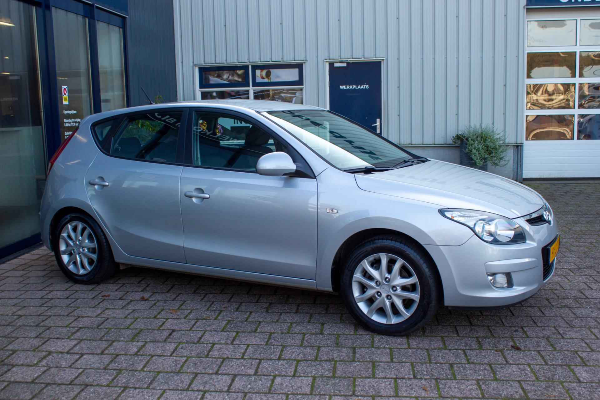 Hyundai I30 1.6i Dynamic Business | Prijs rijklaar incl. 12 mnd garantie | Lmv Pdc Clima Afn trekhbaak USB - 11/47