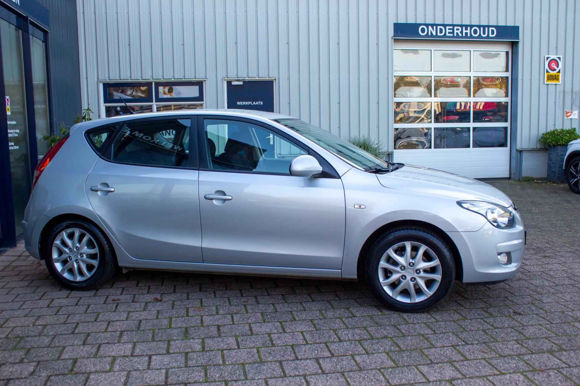 Hyundai I30 1.6i Dynamic Business | Prijs rijklaar incl. 12 mnd garantie | Lmv Pdc Clima Afn trekhbaak USB - 12/47